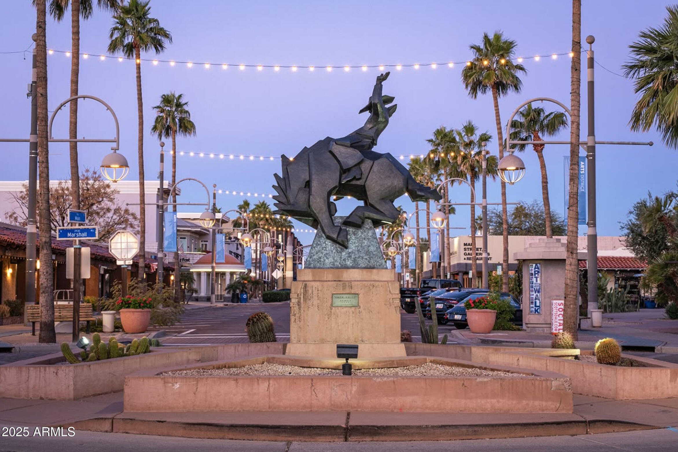 8701 E COLUMBUS Avenue