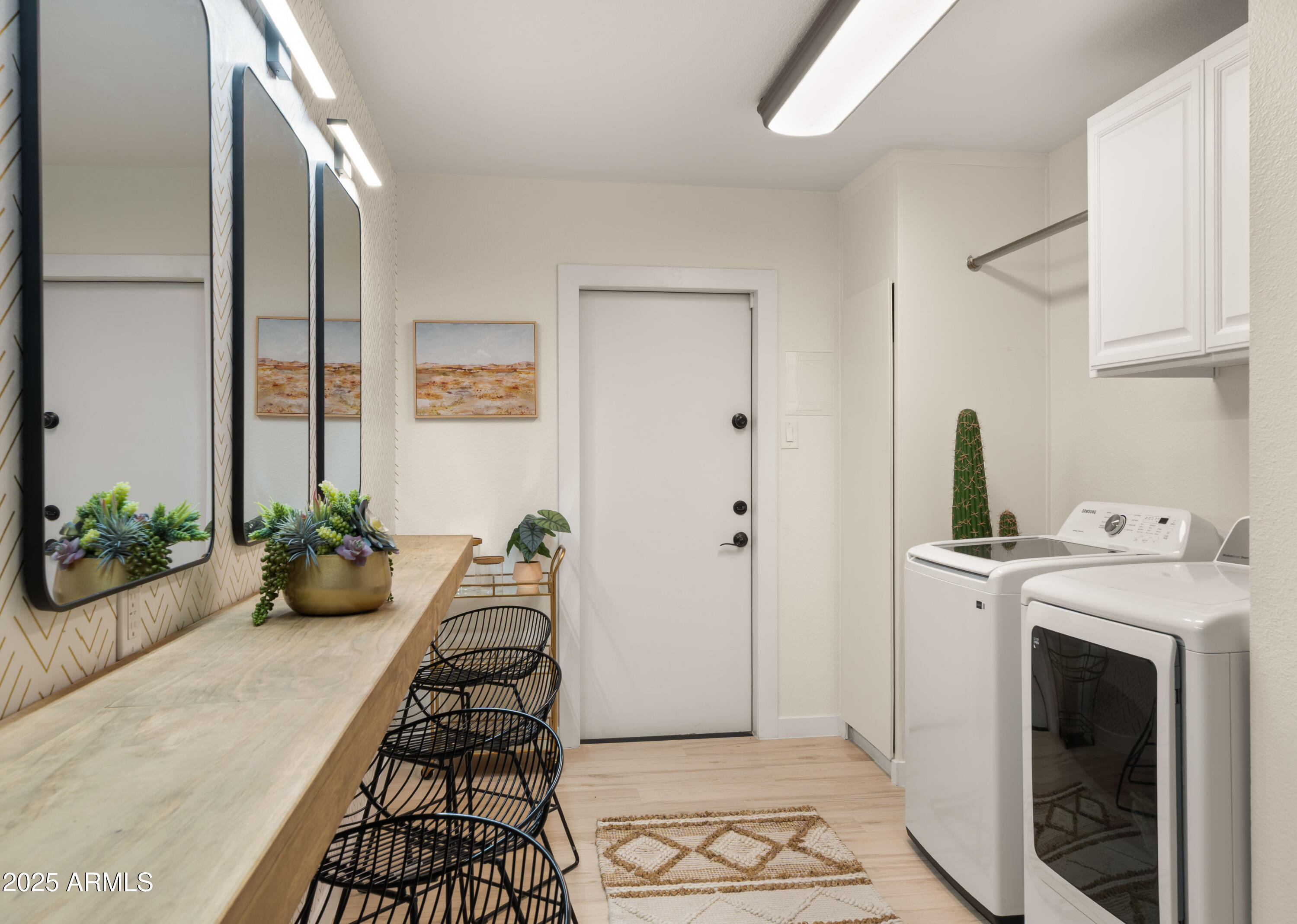 8701 E COLUMBUS Avenue