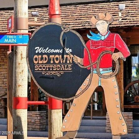 8701 E COLUMBUS Avenue