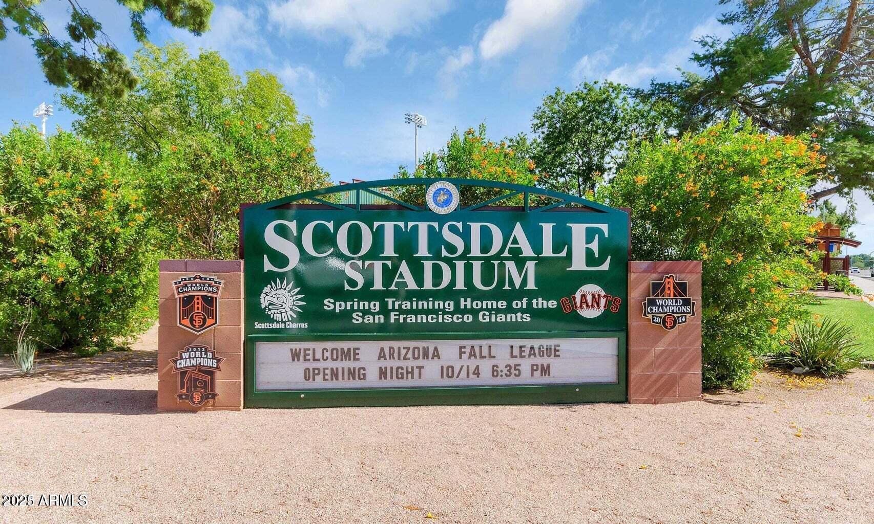 8701 E COLUMBUS Avenue