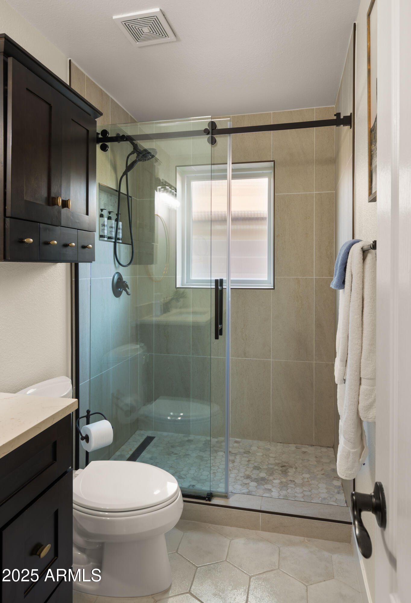 8701 E COLUMBUS Avenue