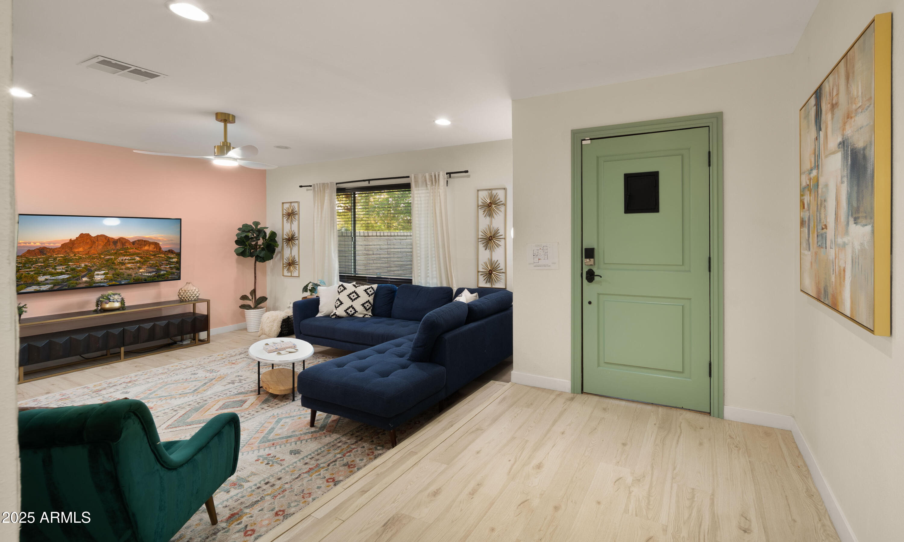 8701 E COLUMBUS Avenue