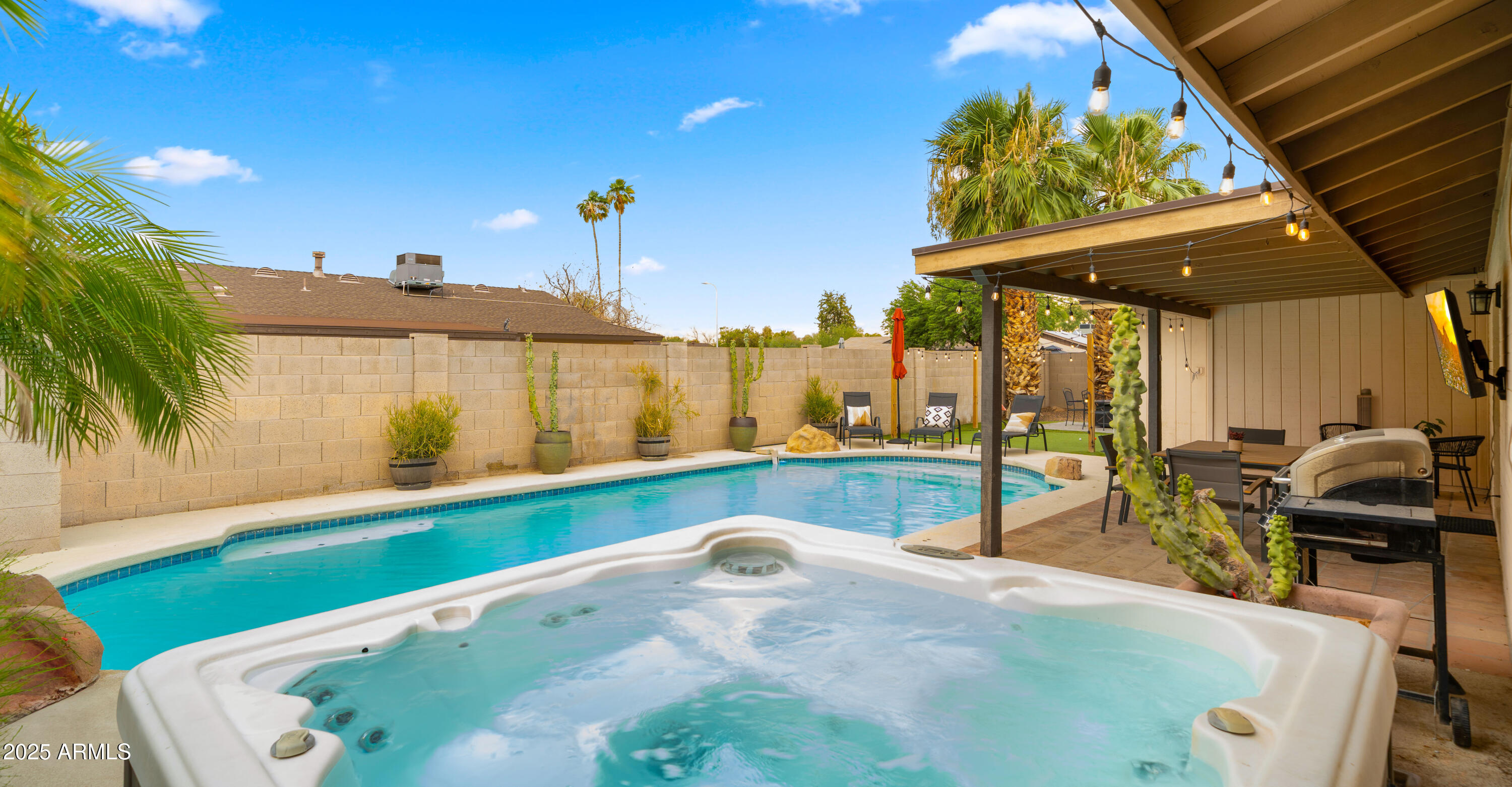 8701 E COLUMBUS Avenue