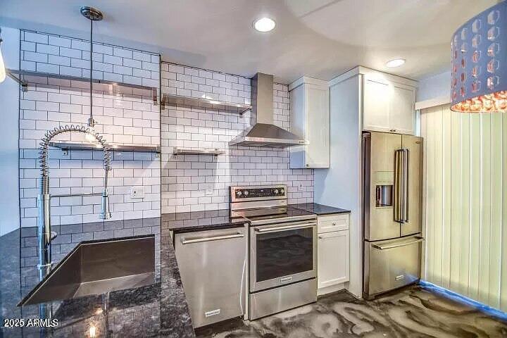 3445 N 36TH Street, 30