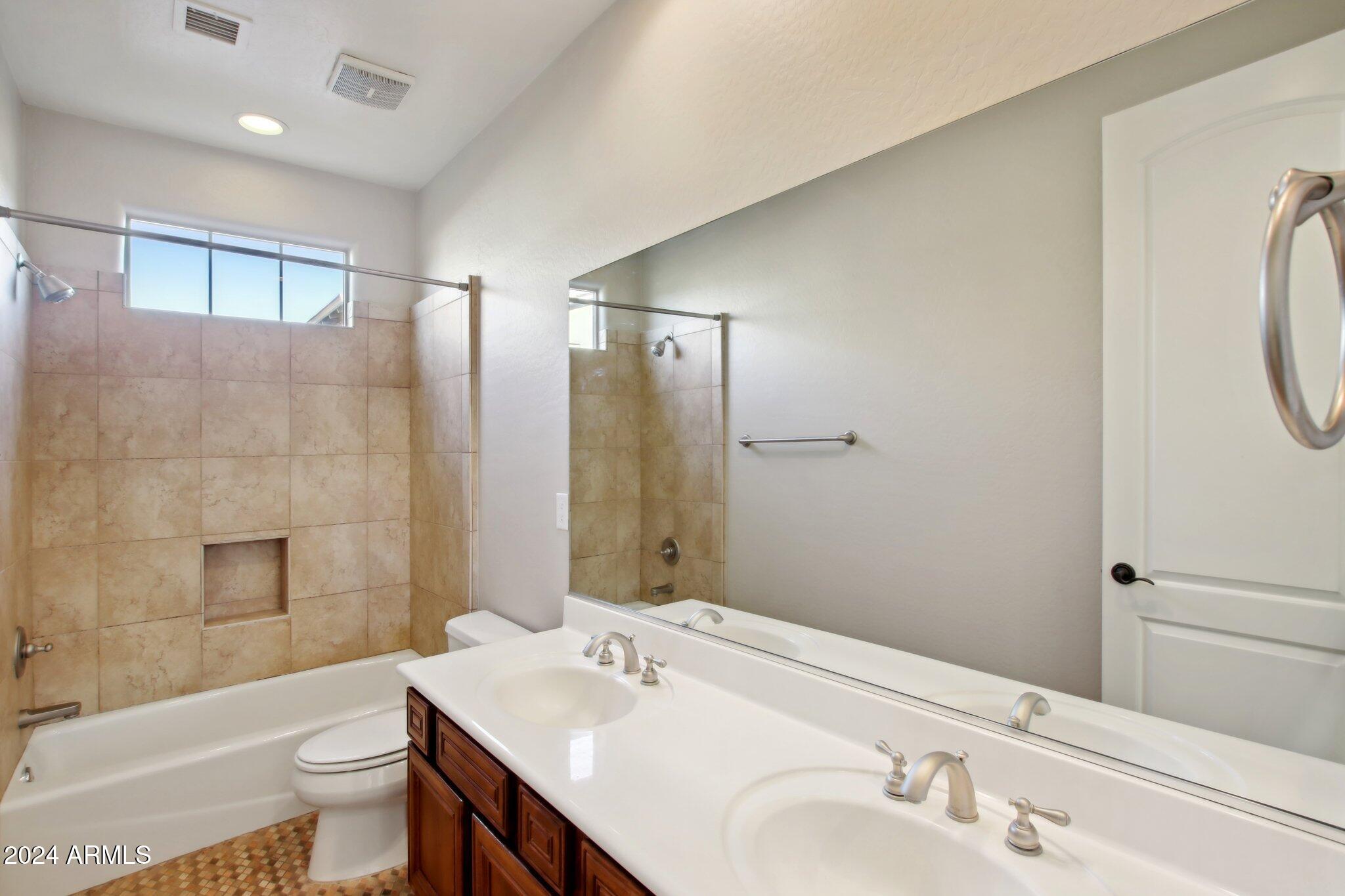 9344 E VIA DE VAQUERO Drive