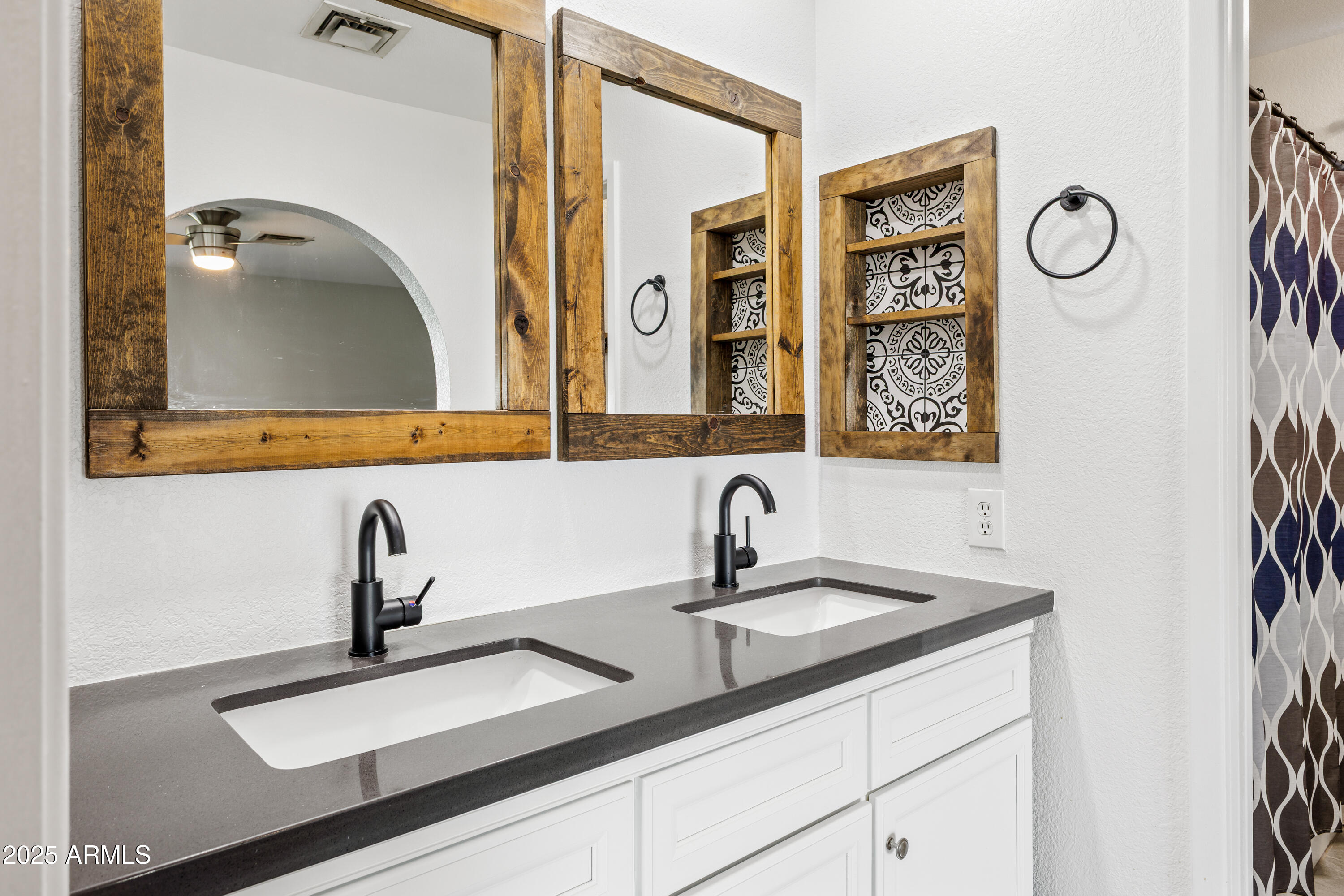 6102 E FAIRFIELD Street