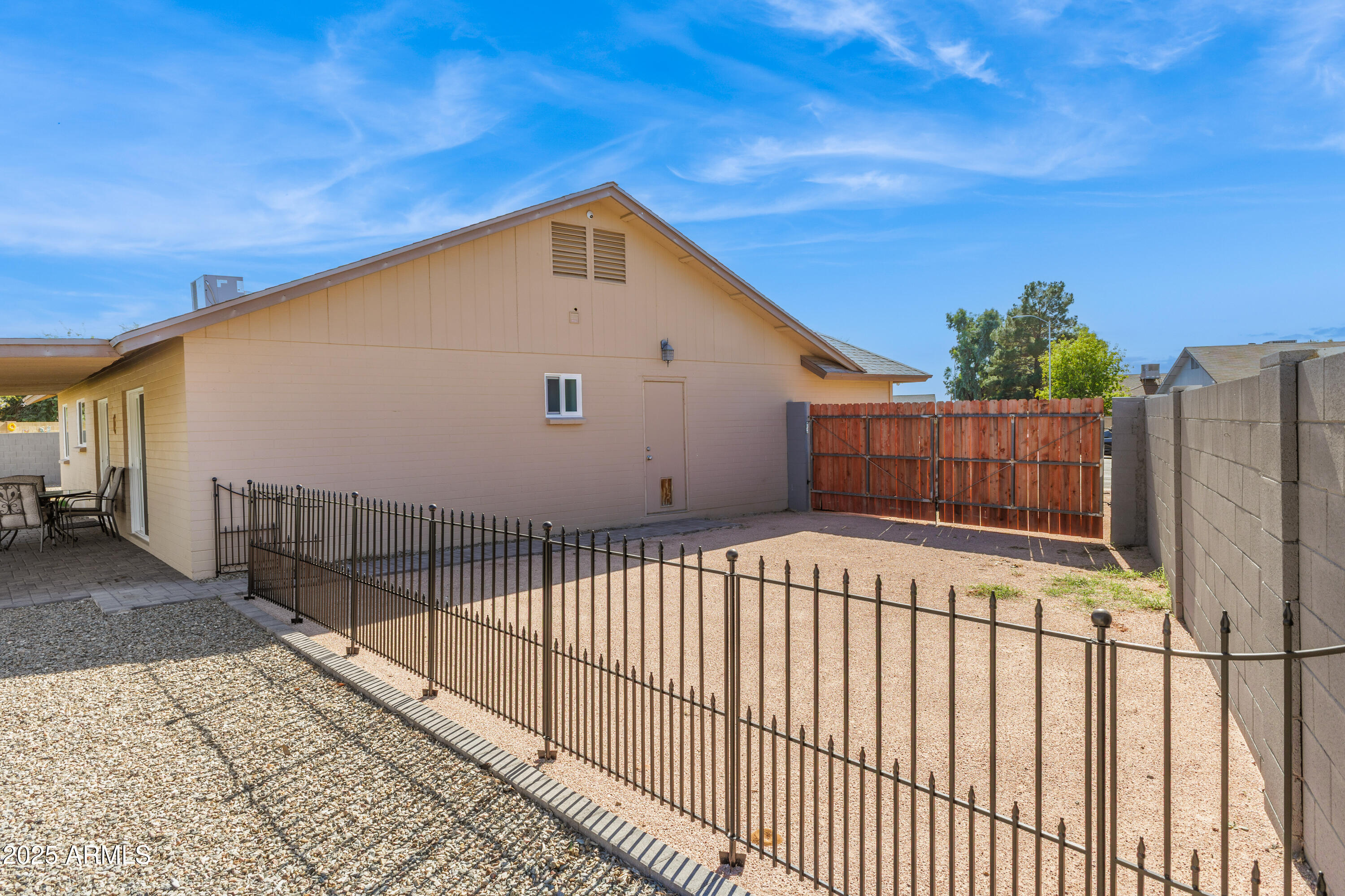 6102 E FAIRFIELD Street