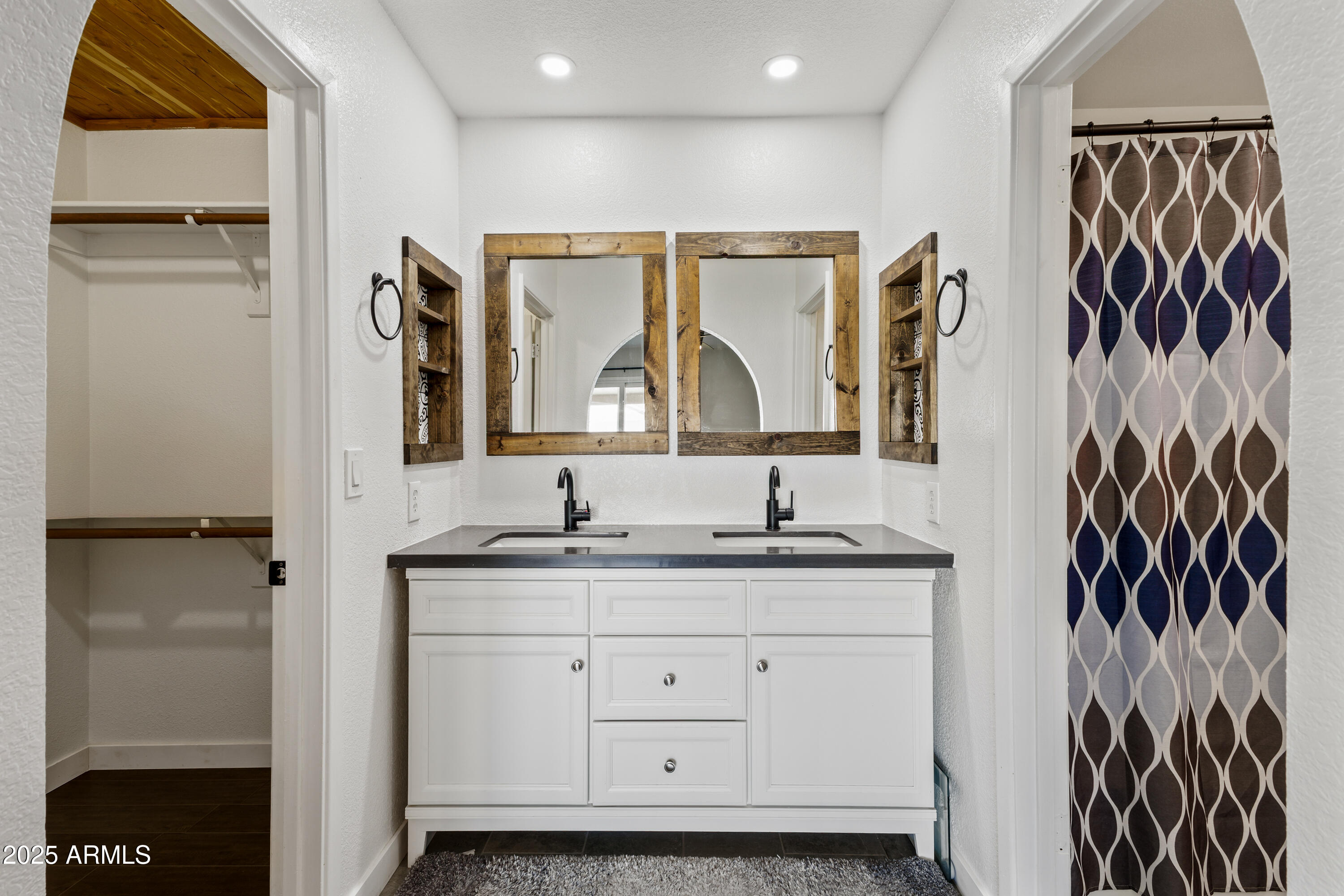 6102 E FAIRFIELD Street