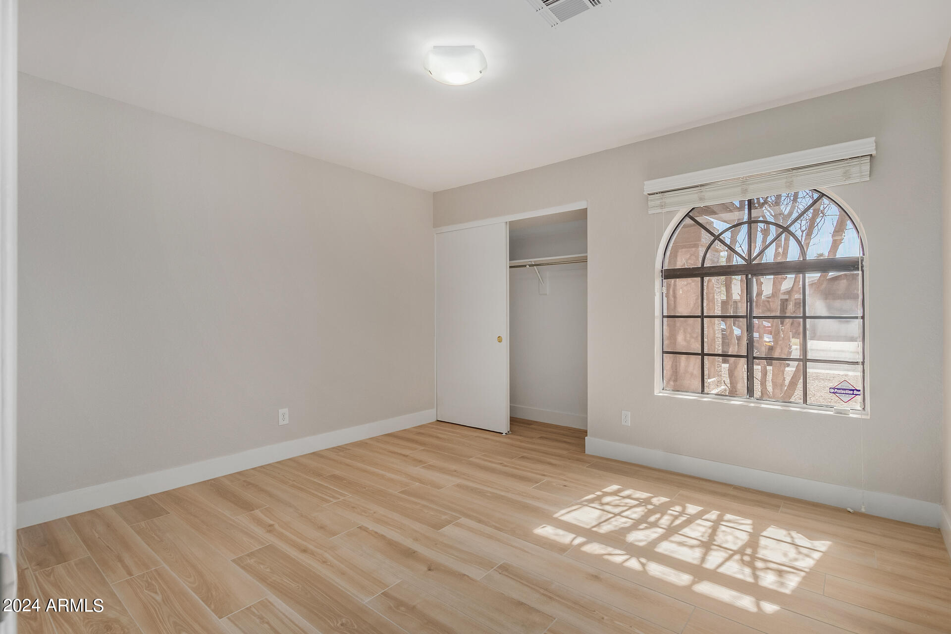 3128 E CHARLESTON Avenue