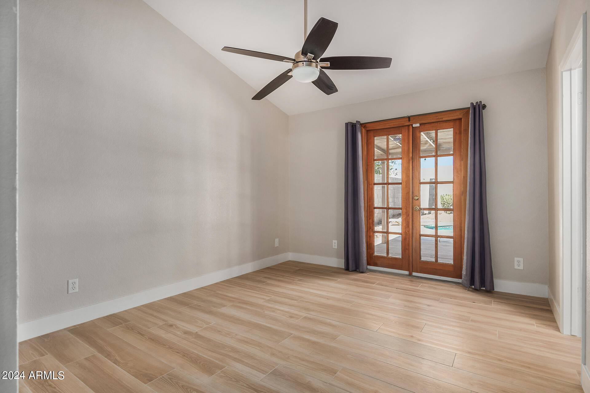 3128 E CHARLESTON Avenue