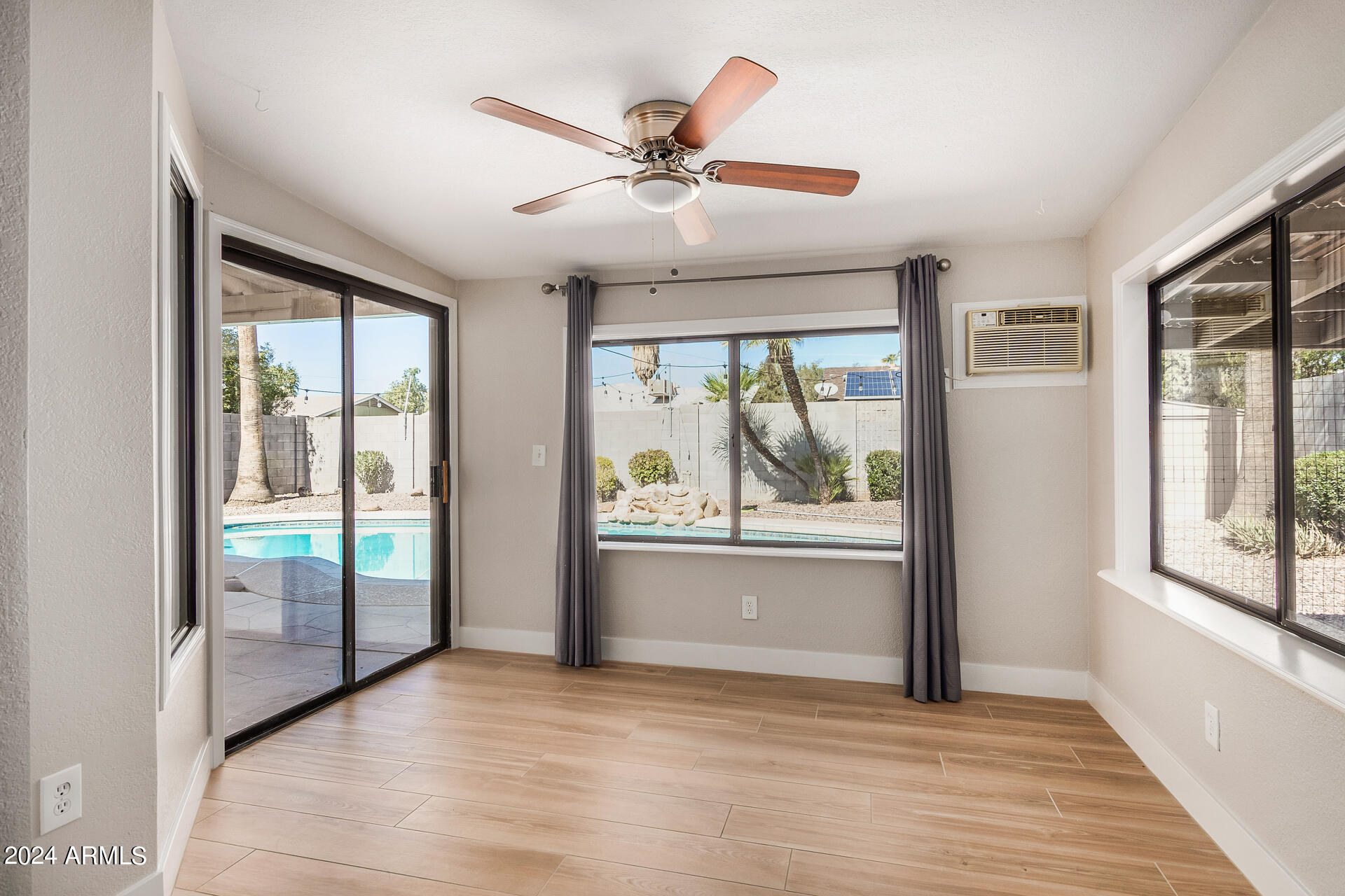 3128 E CHARLESTON Avenue