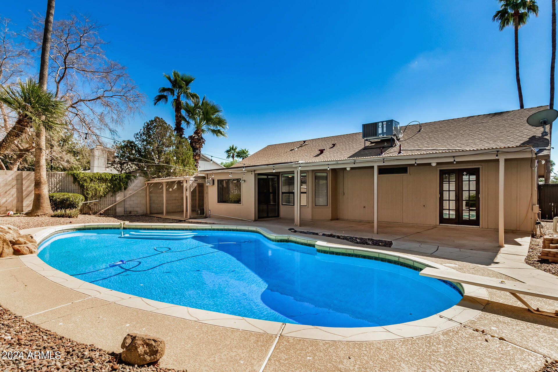 3128 E CHARLESTON Avenue