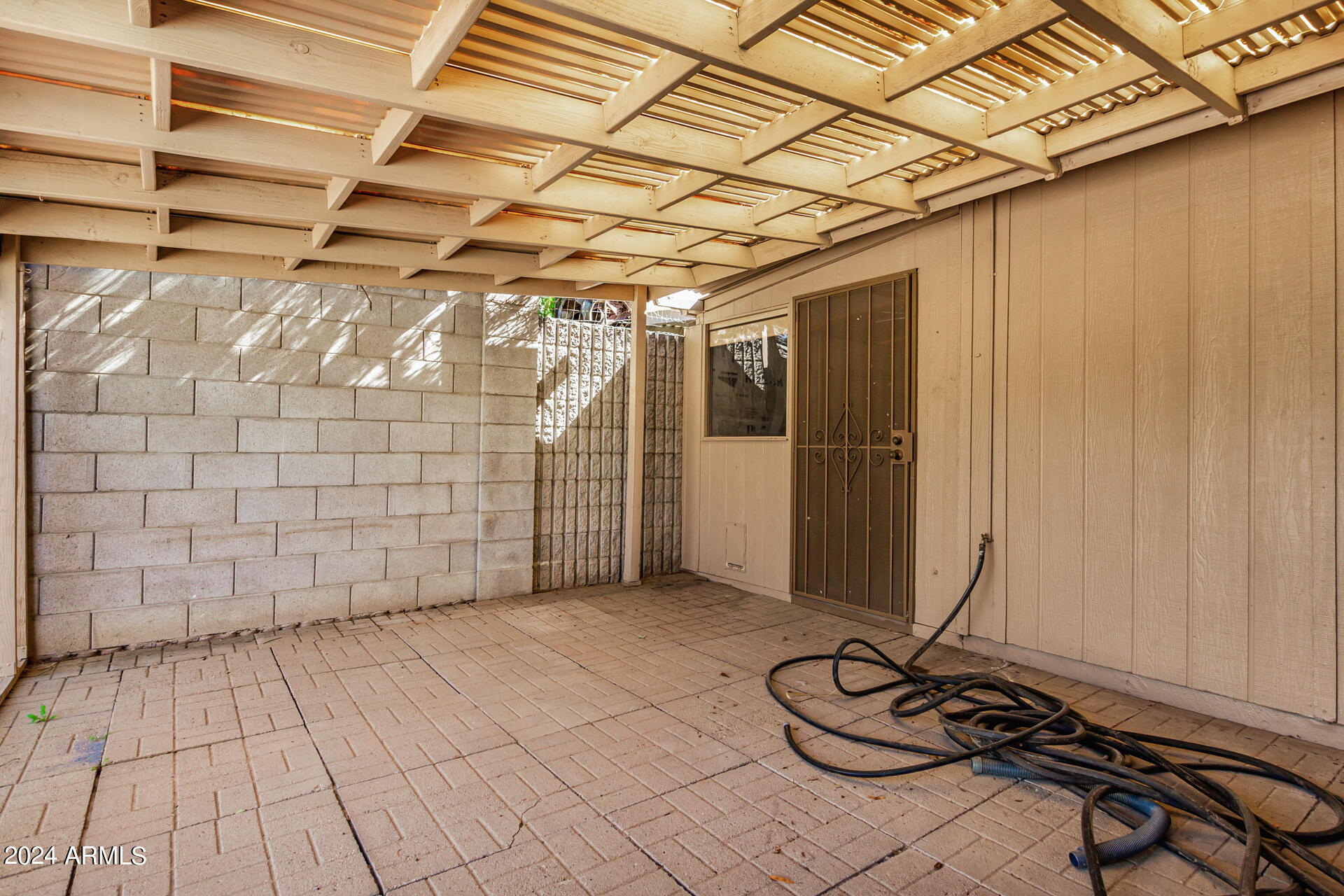 3128 E CHARLESTON Avenue