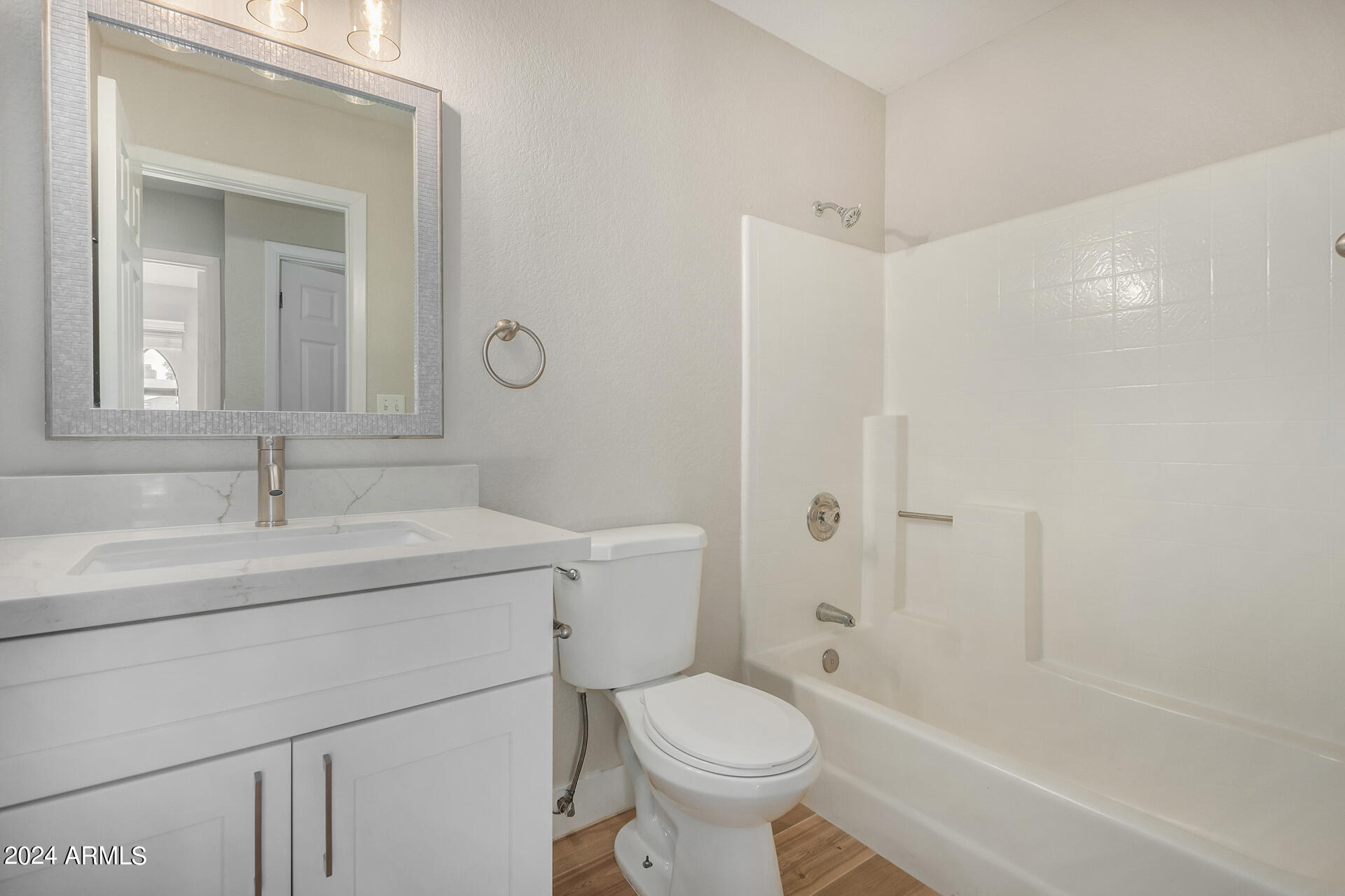 3128 E CHARLESTON Avenue