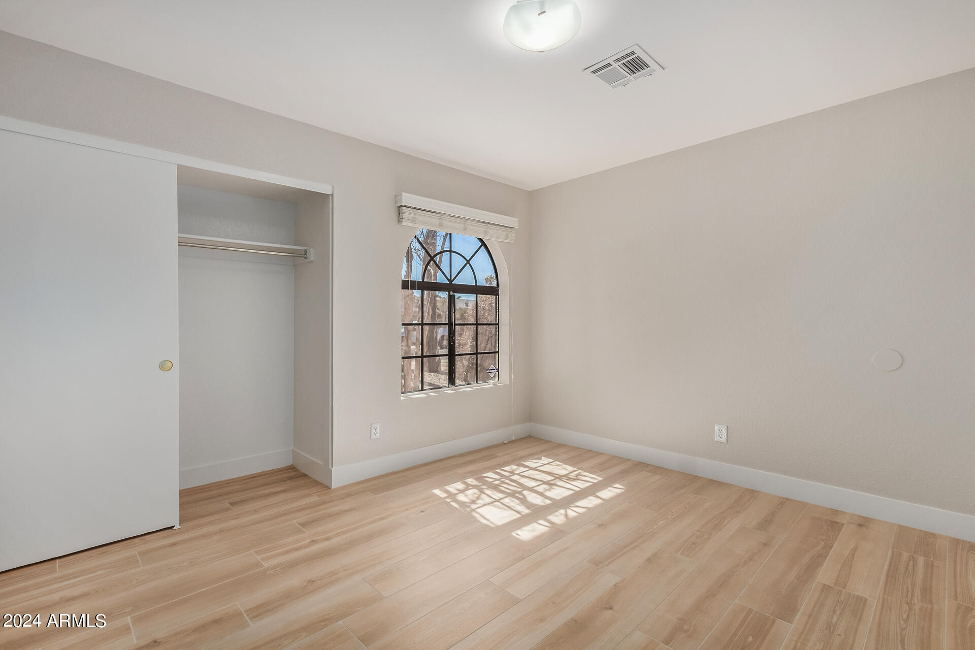 3128 E CHARLESTON Avenue