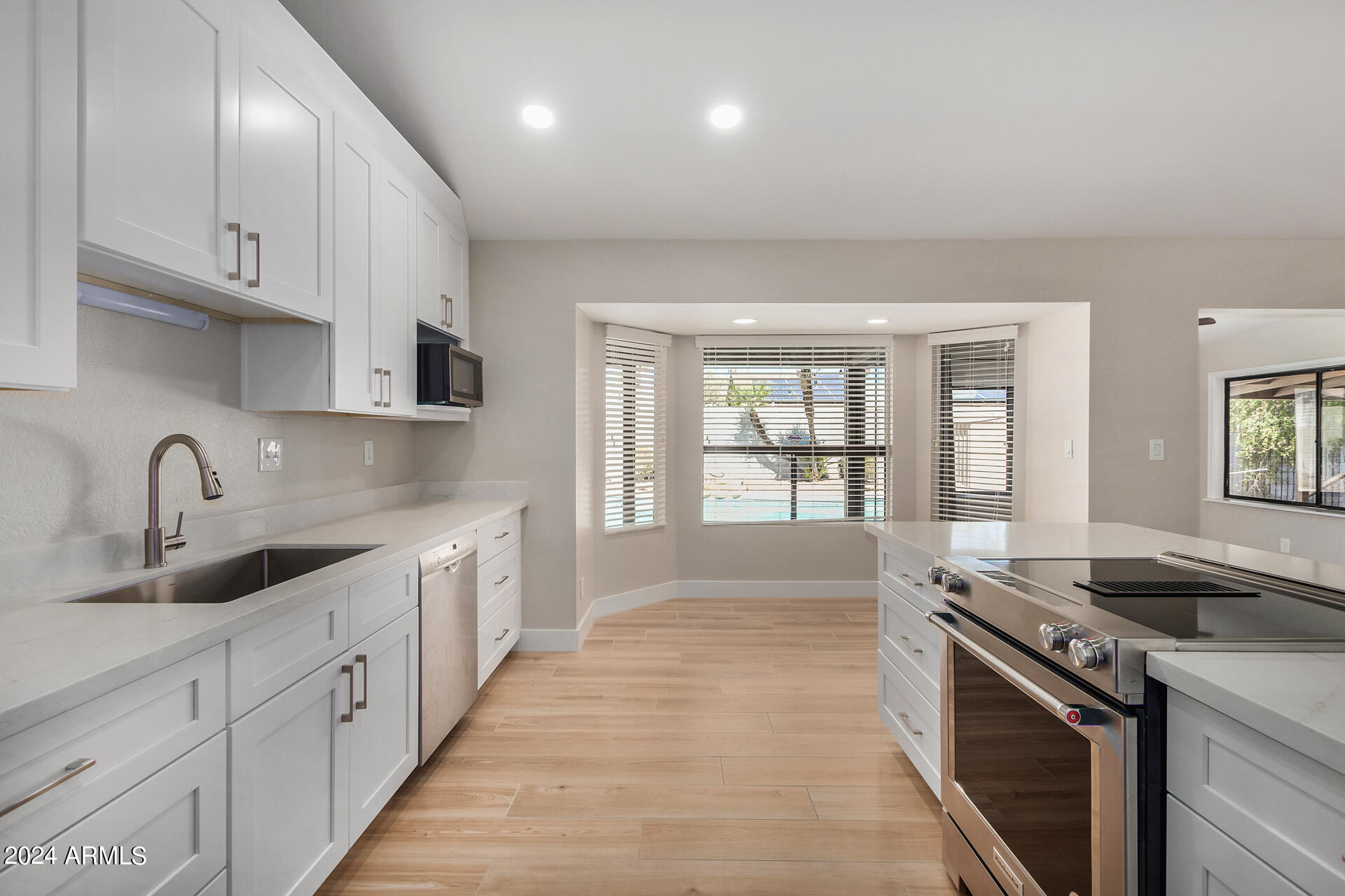 3128 E CHARLESTON Avenue