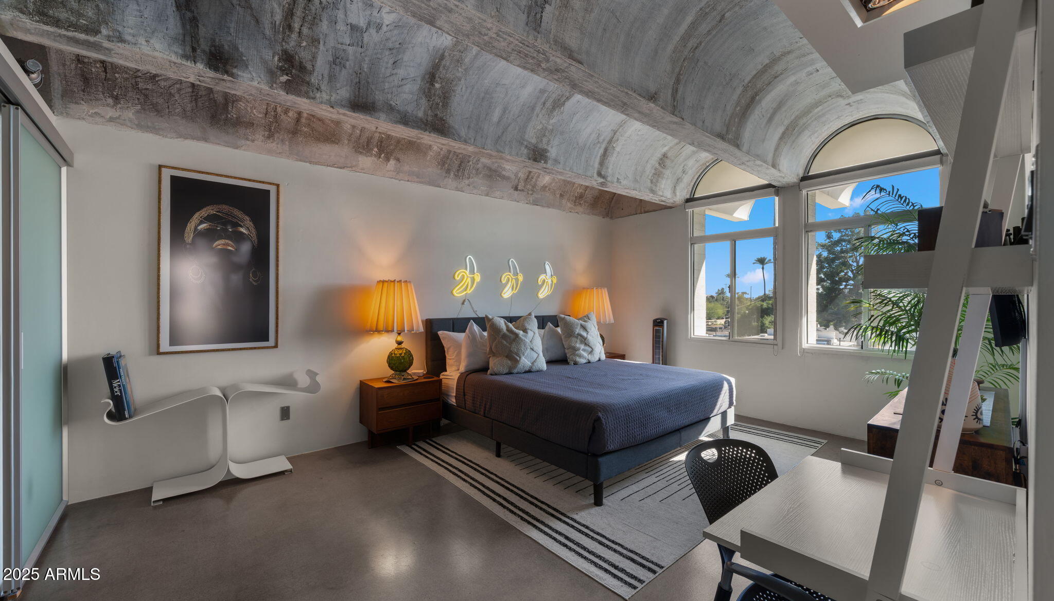 6502 N CENTRAL Avenue, B304