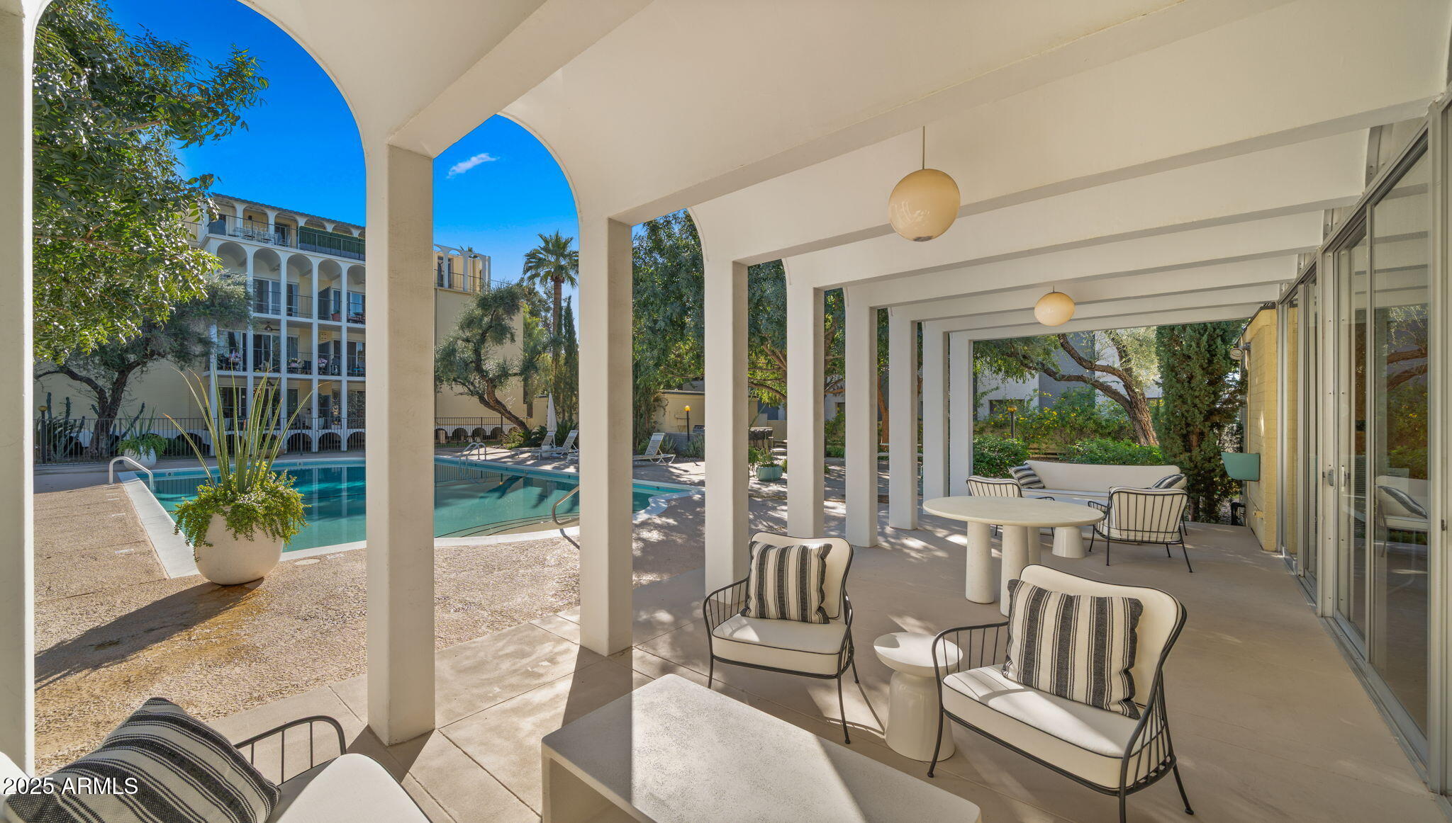 6502 N CENTRAL Avenue, B304