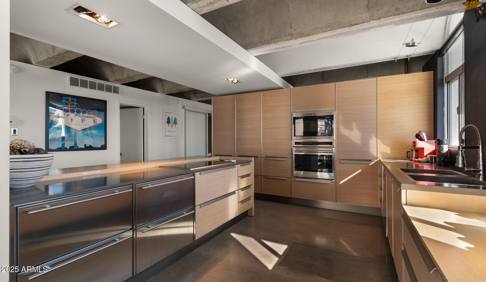 6502 N CENTRAL Avenue, B304