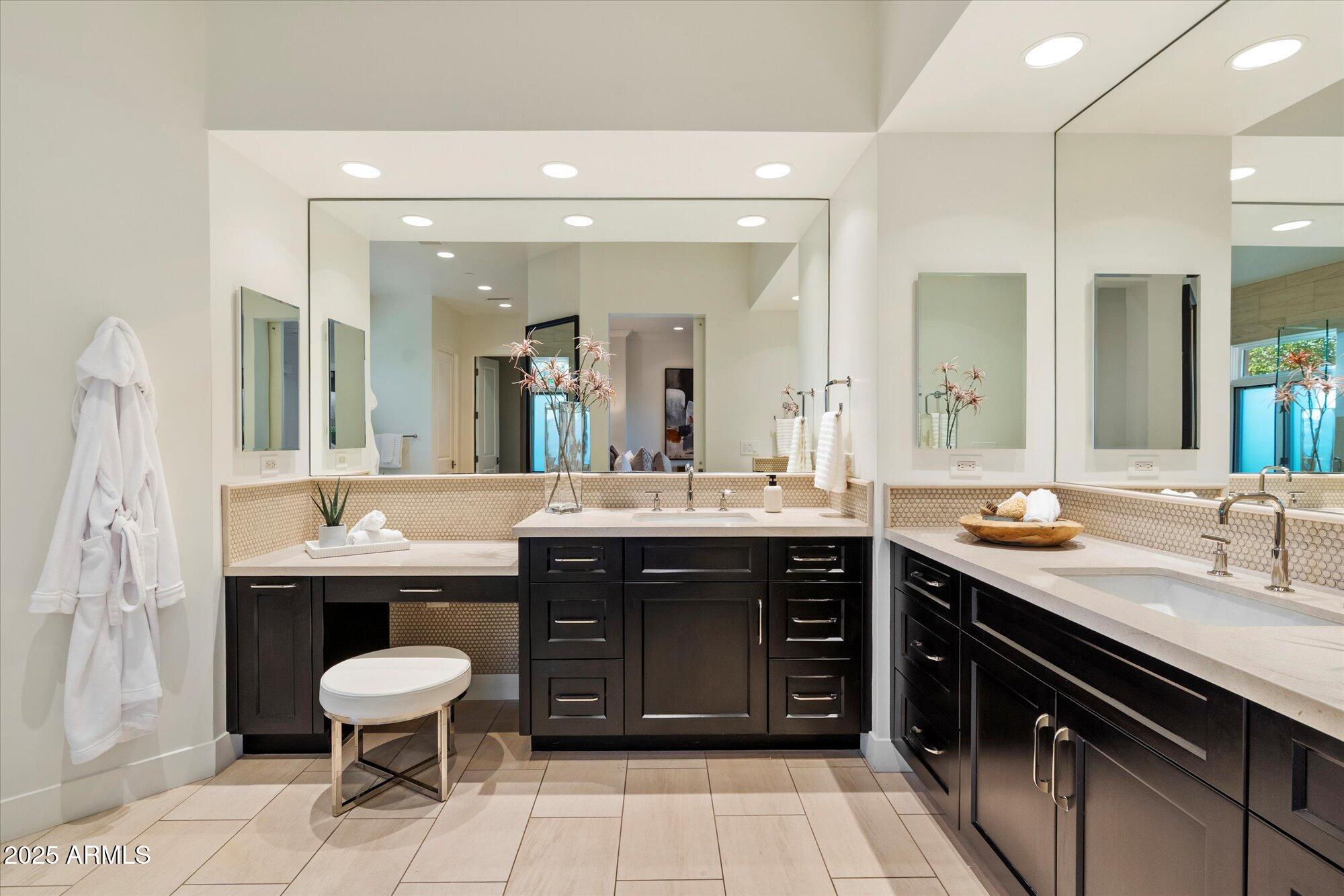 3965 E SIERRA VISTA Drive