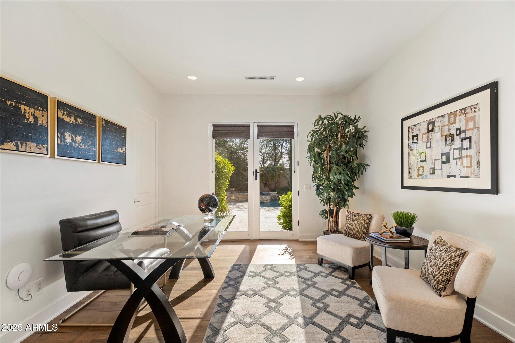 3965 E SIERRA VISTA Drive