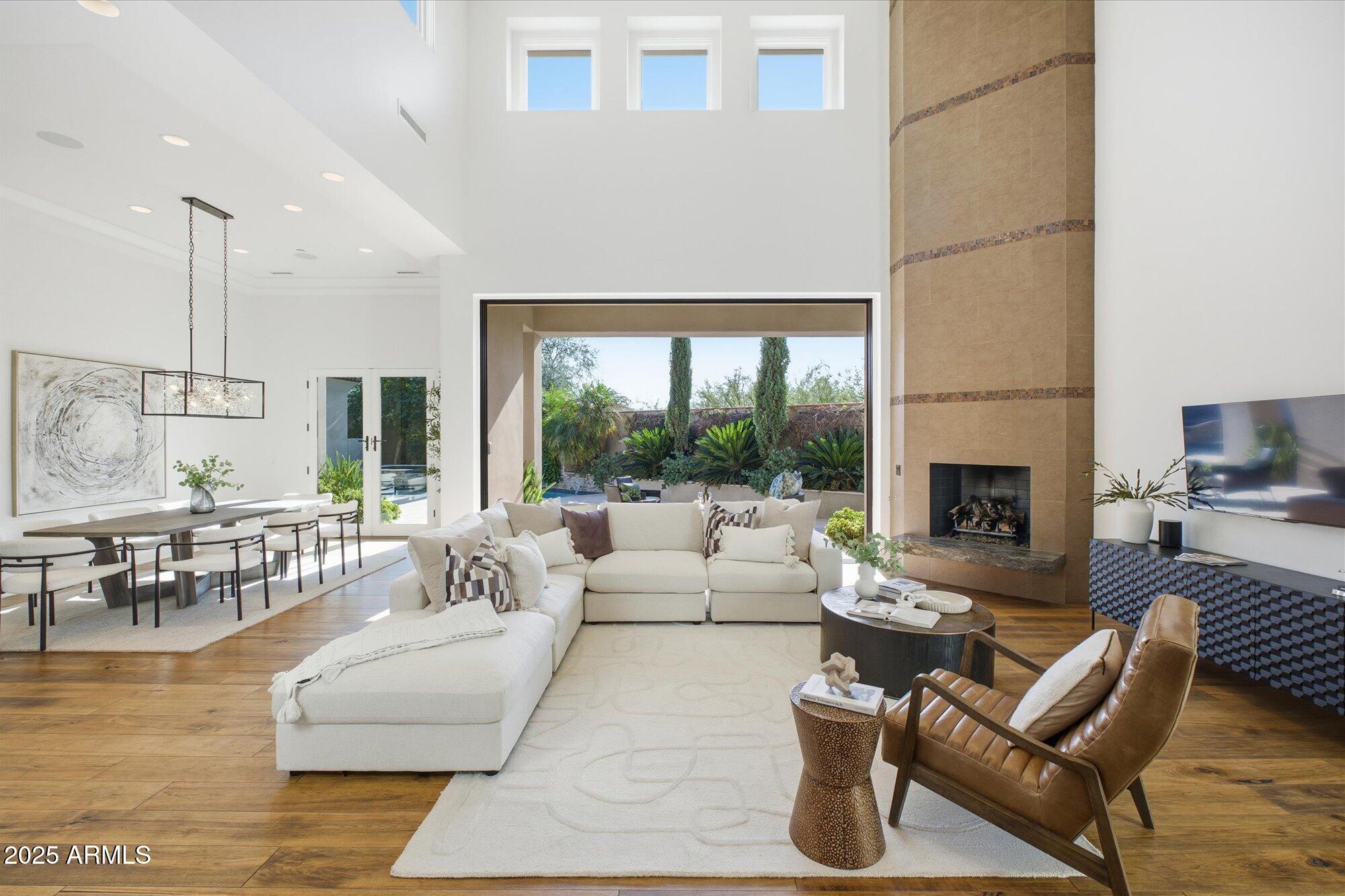 3965 E SIERRA VISTA Drive