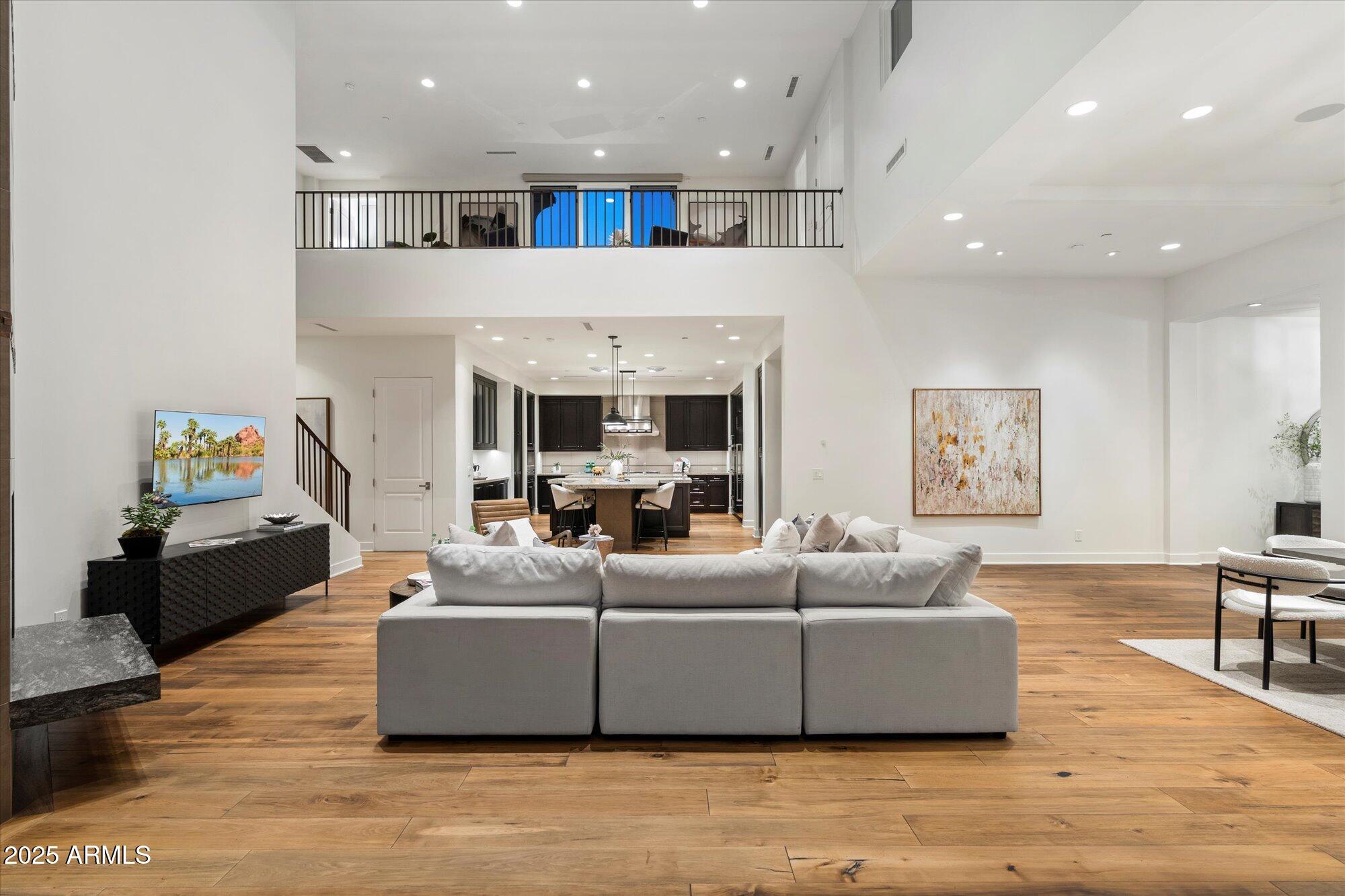 3965 E SIERRA VISTA Drive