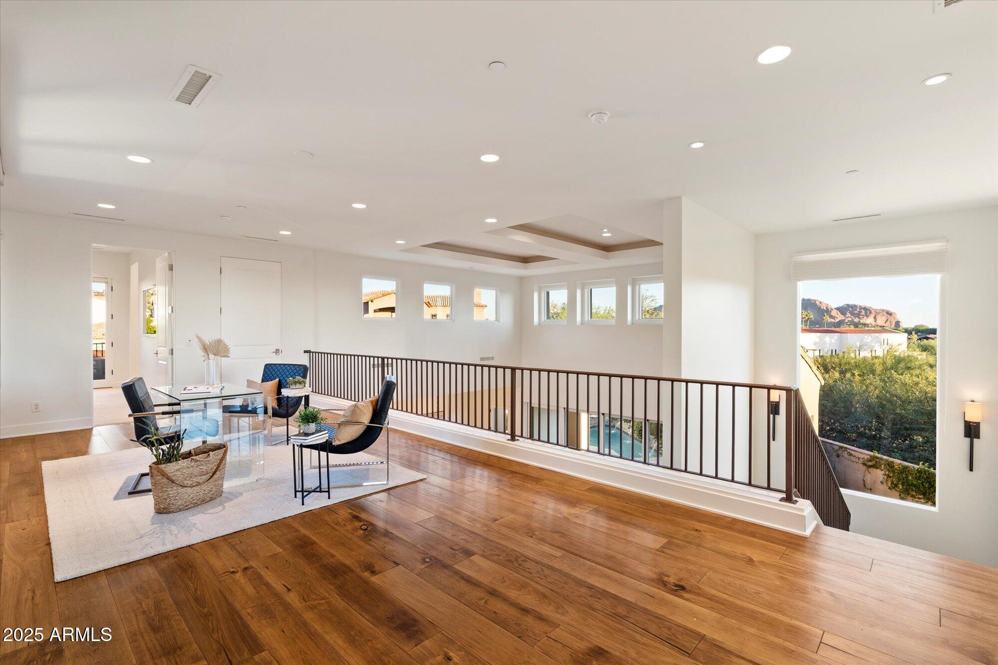 3965 E SIERRA VISTA Drive