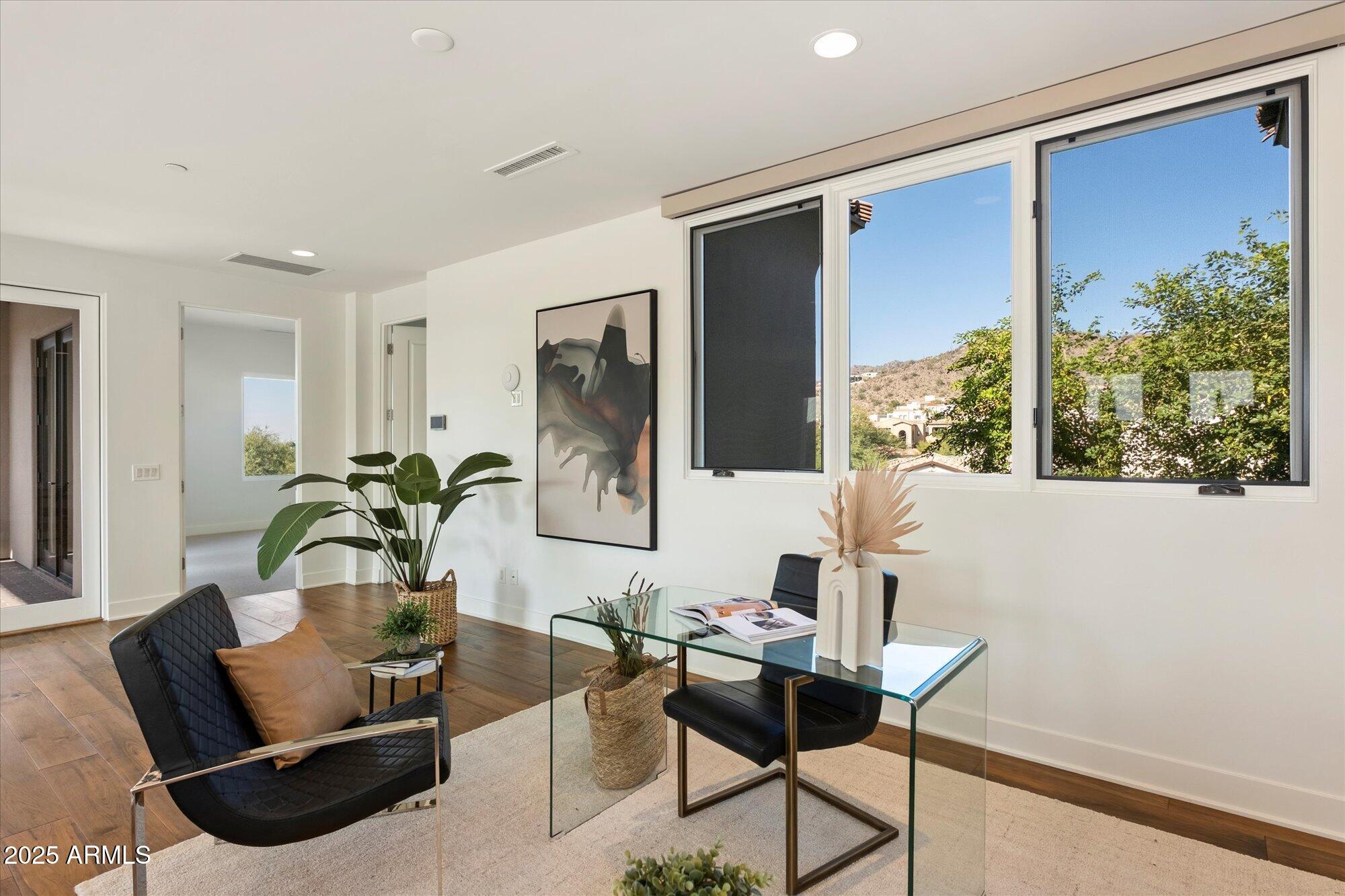 3965 E SIERRA VISTA Drive