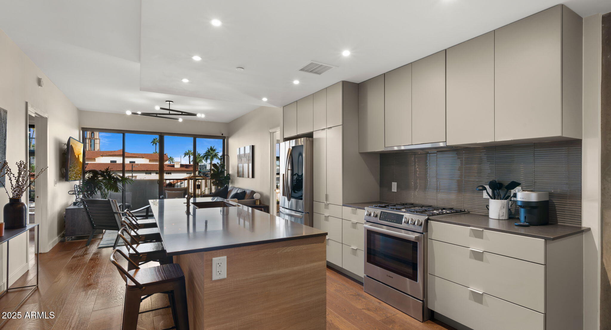 2300 E CAMPBELL Avenue, 201