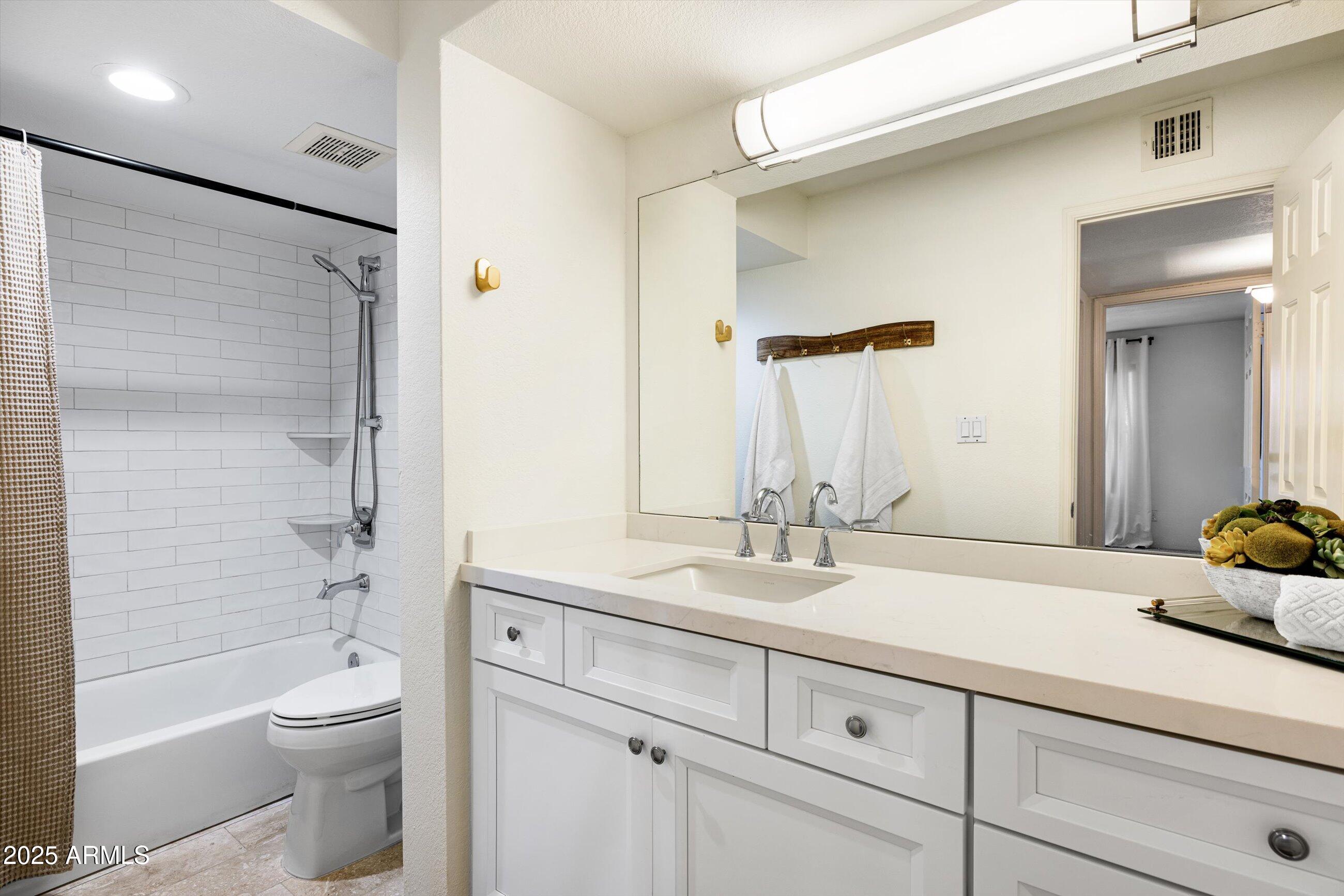 8787 E MOUNTAIN VIEW Road, 2040