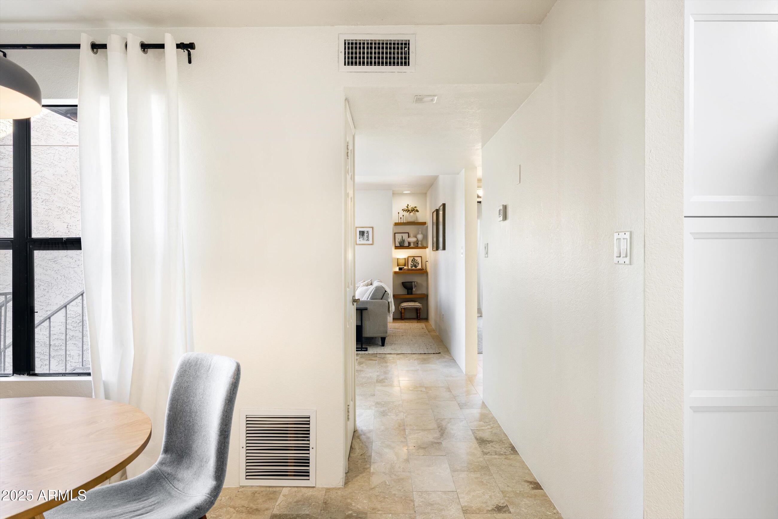 8787 E MOUNTAIN VIEW Road, 2040