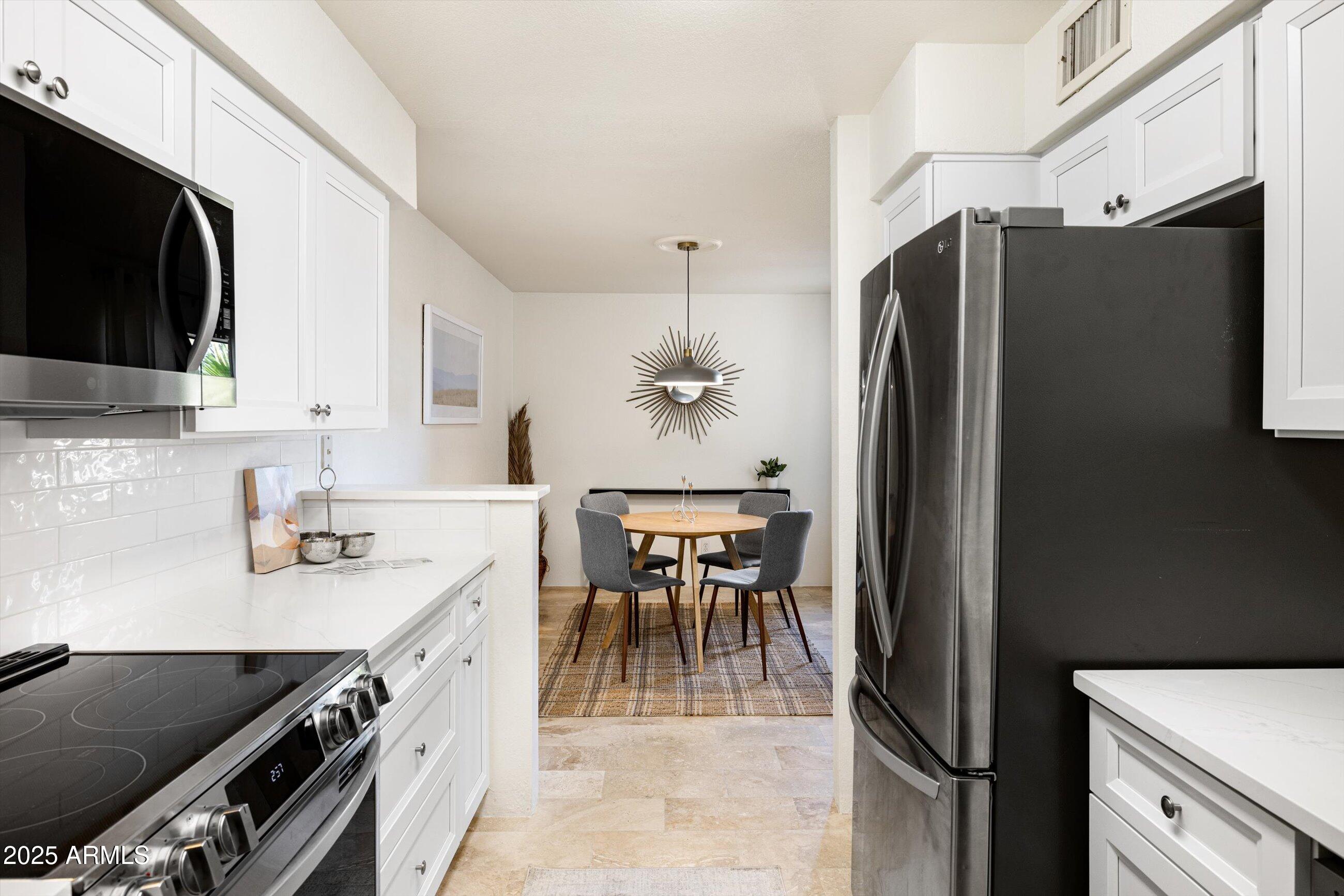 8787 E MOUNTAIN VIEW Road, 2040