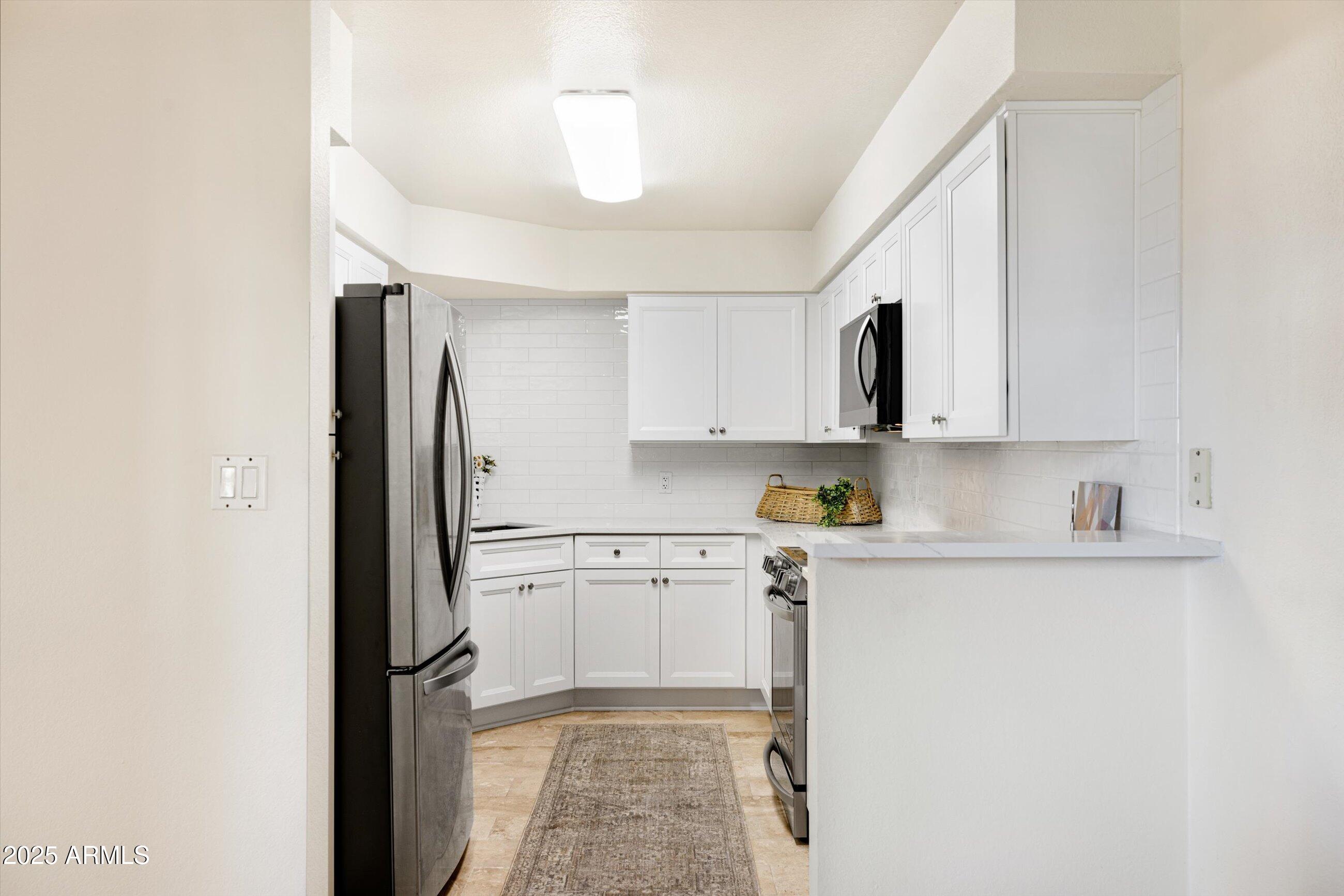 8787 E MOUNTAIN VIEW Road, 2040