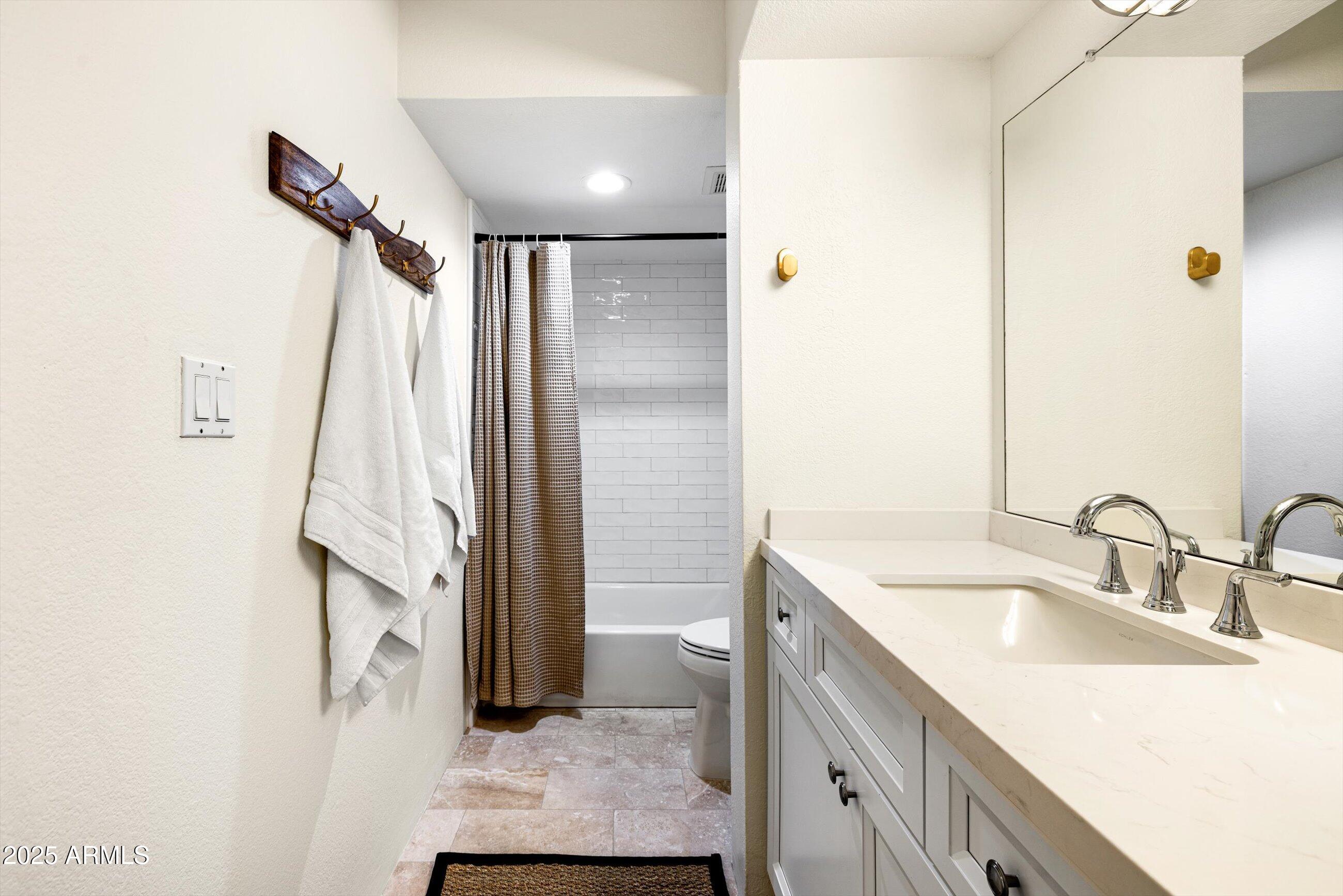 8787 E MOUNTAIN VIEW Road, 2040