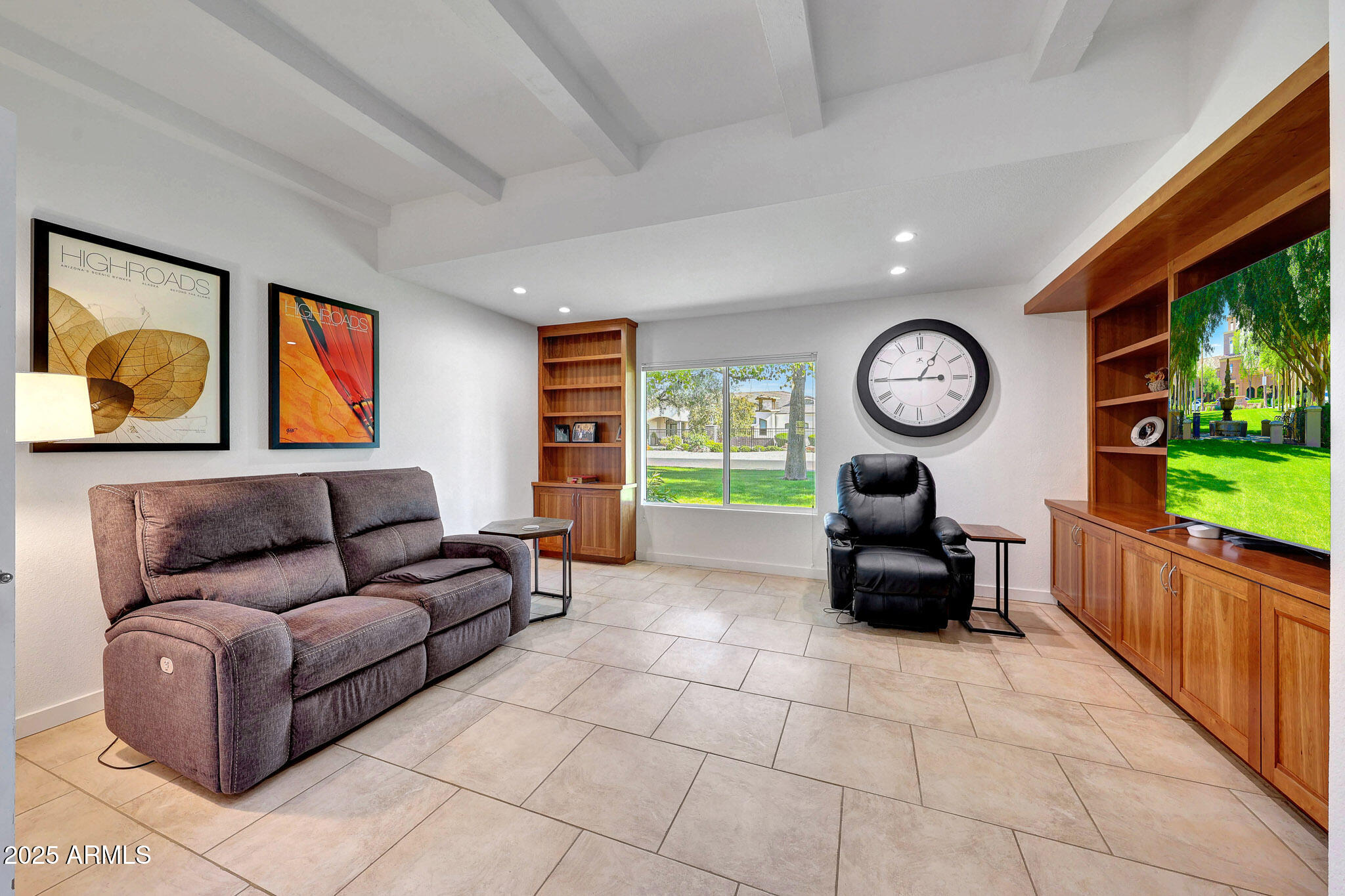 2146 E Pasadena Avenue