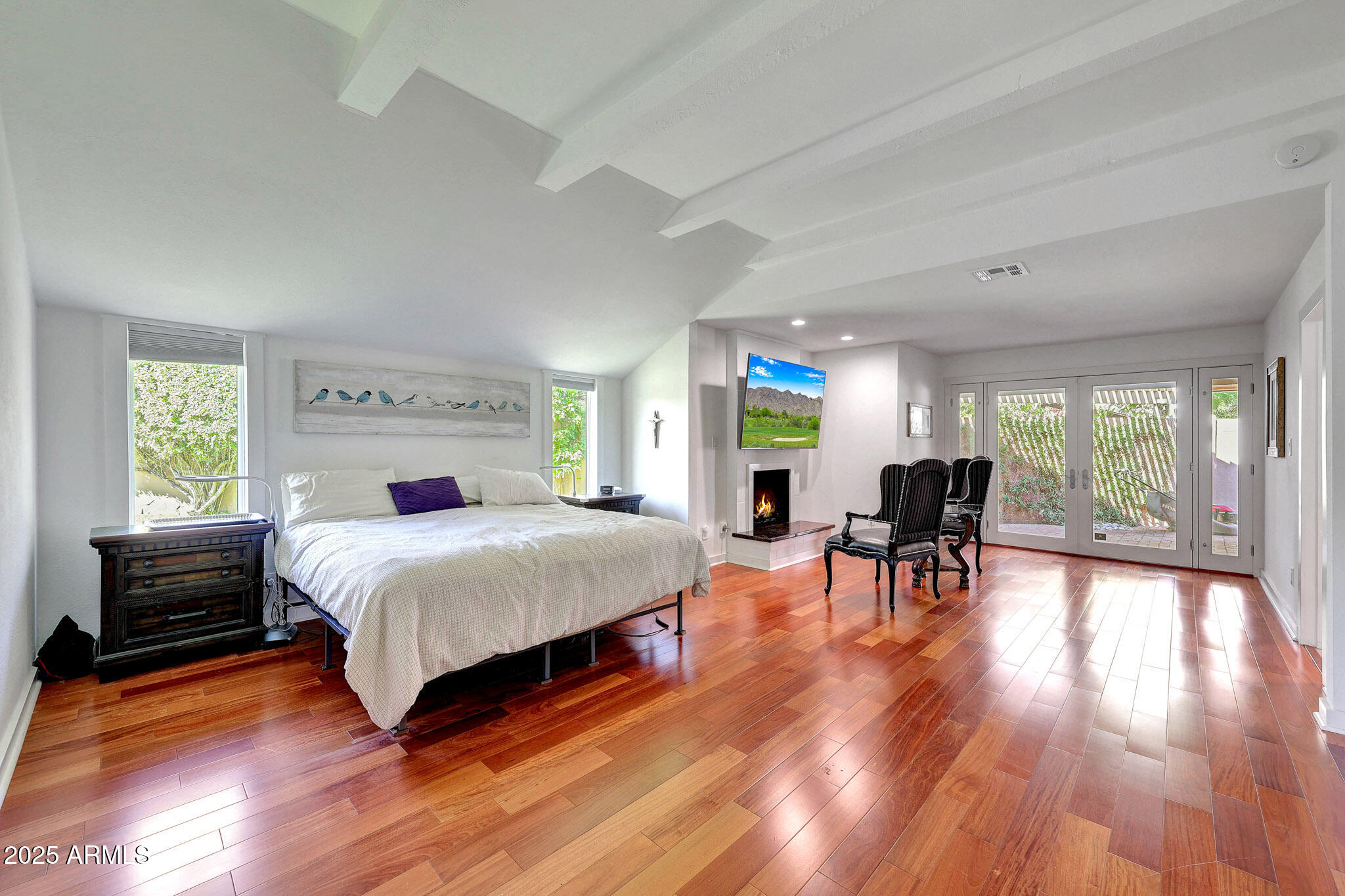 2146 E Pasadena Avenue