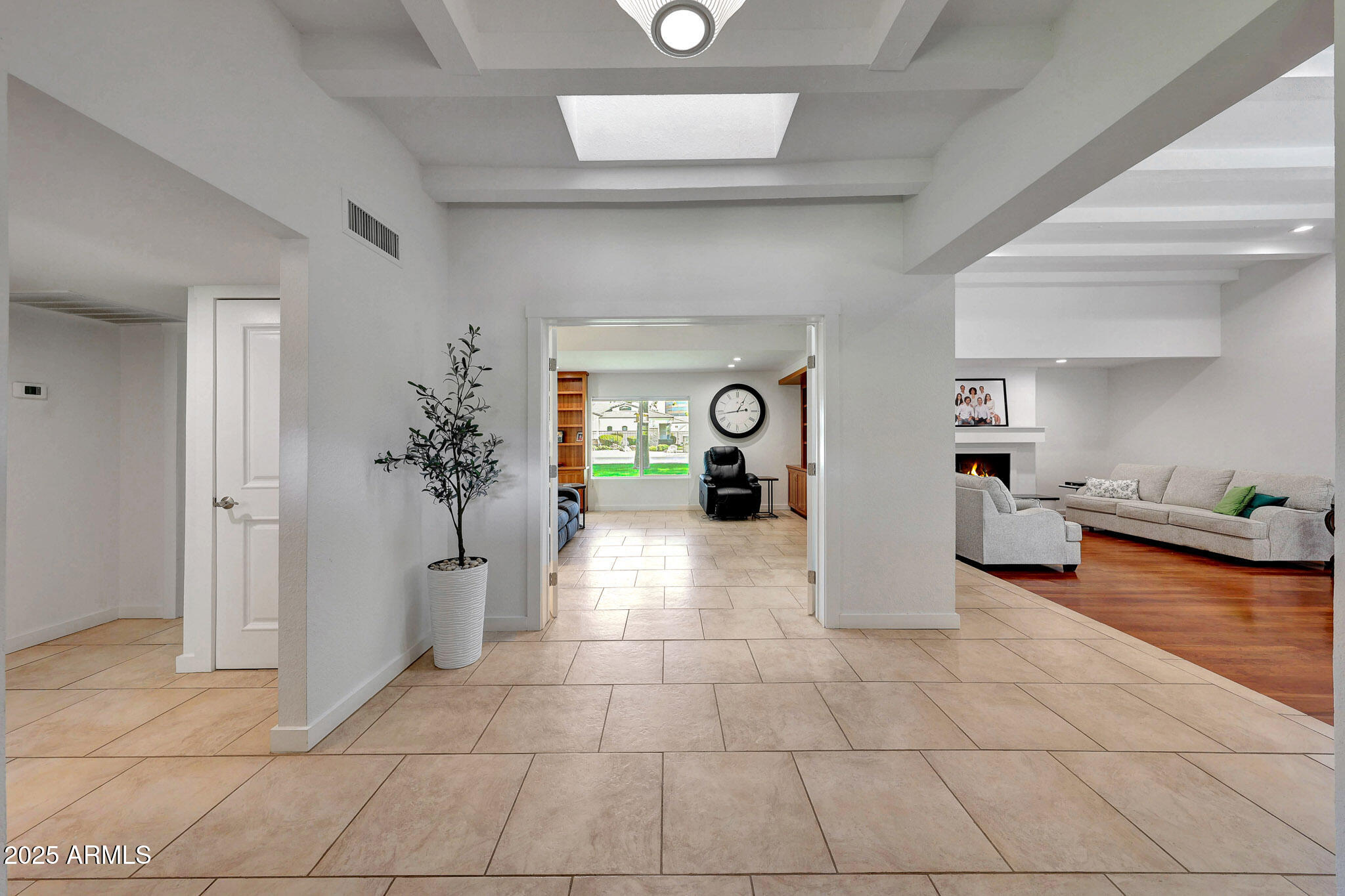 2146 E Pasadena Avenue