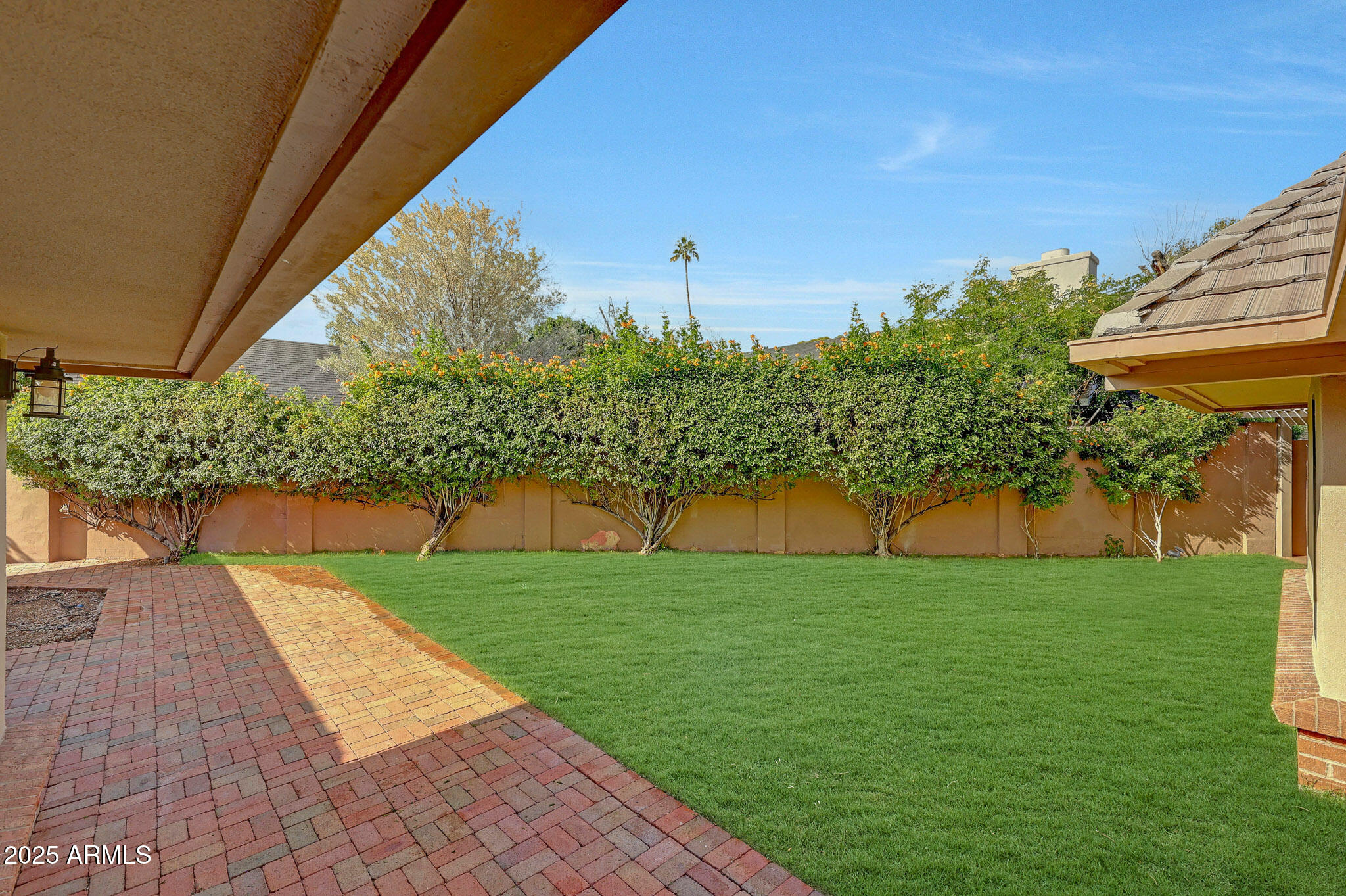 2146 E Pasadena Avenue