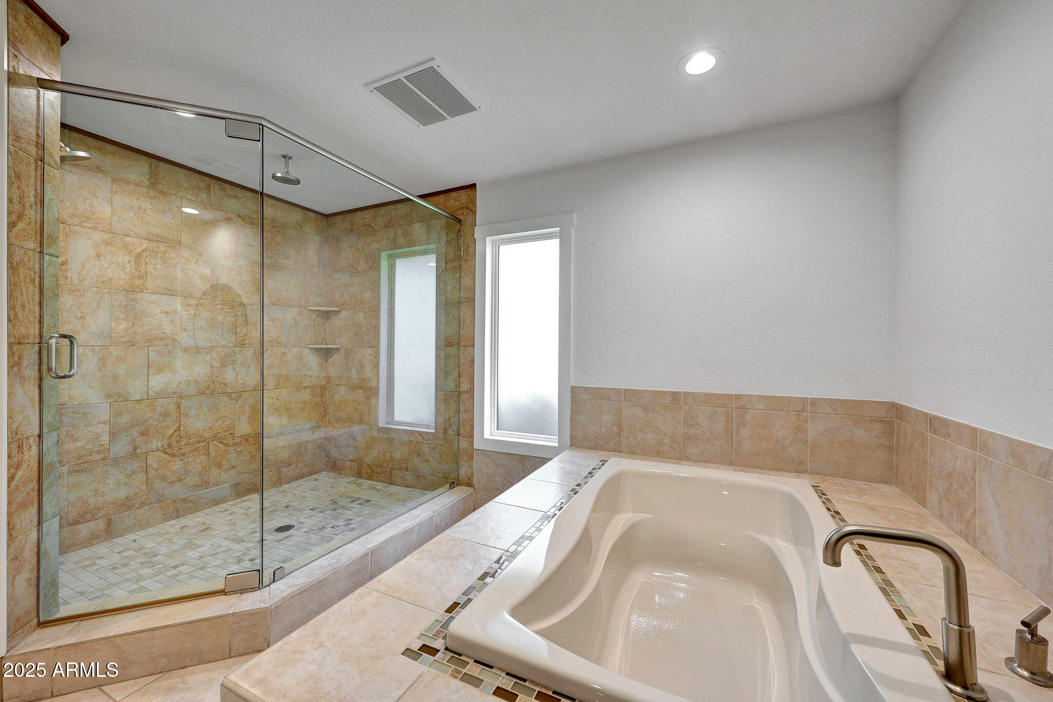 2146 E Pasadena Avenue