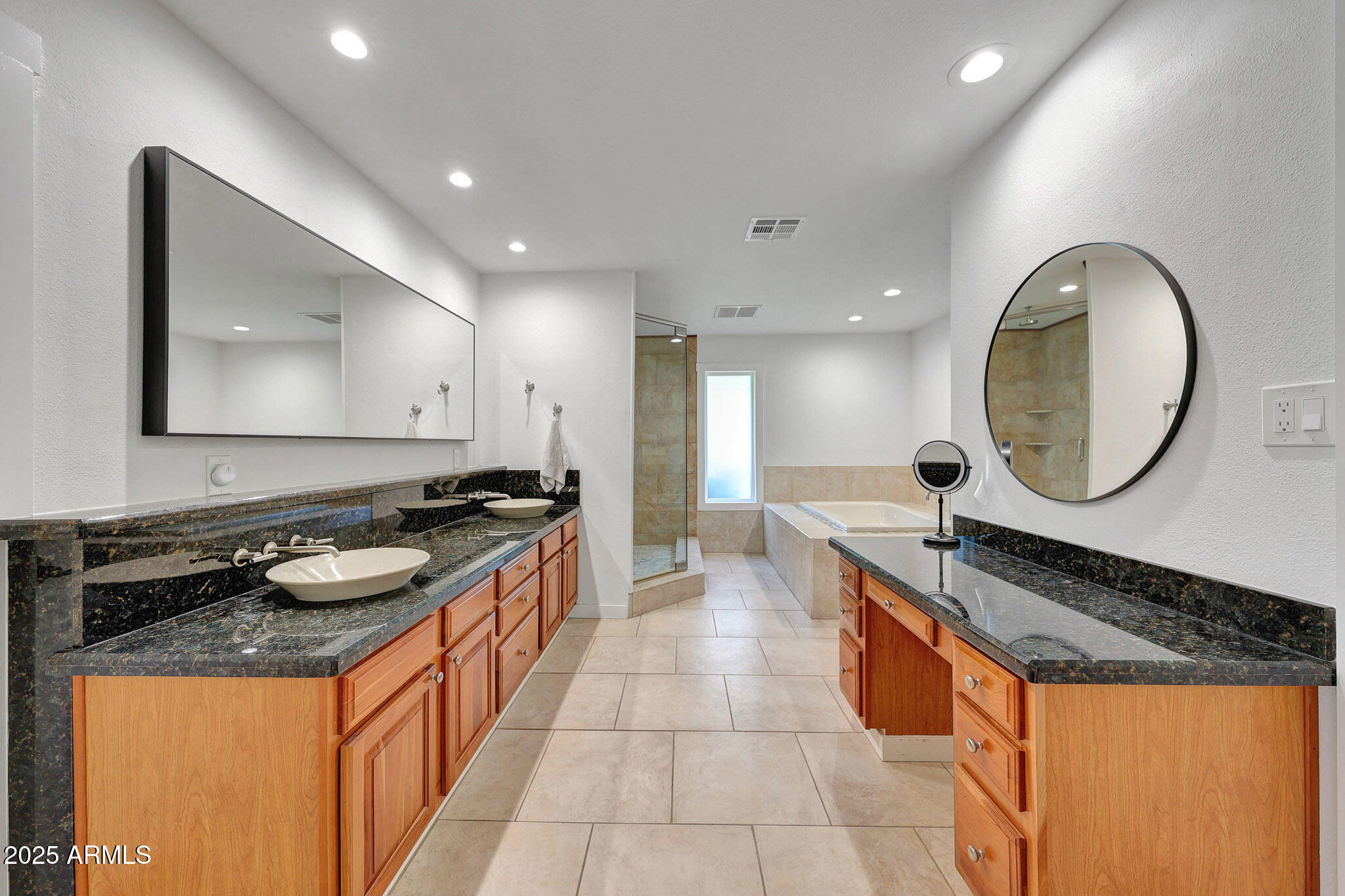 2146 E Pasadena Avenue