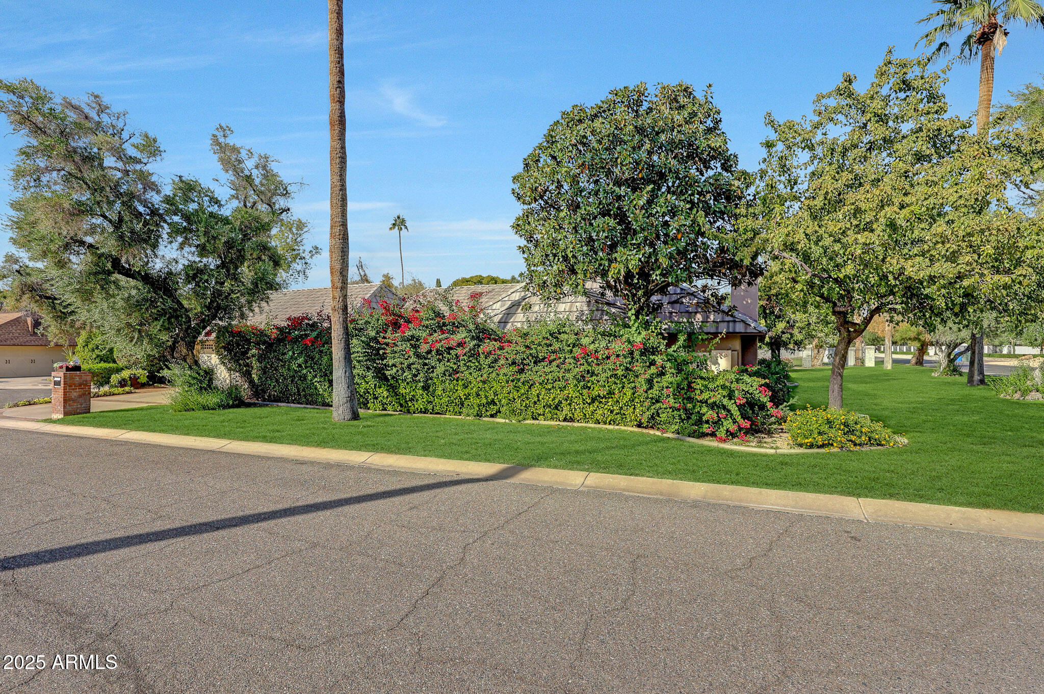 2146 E Pasadena Avenue