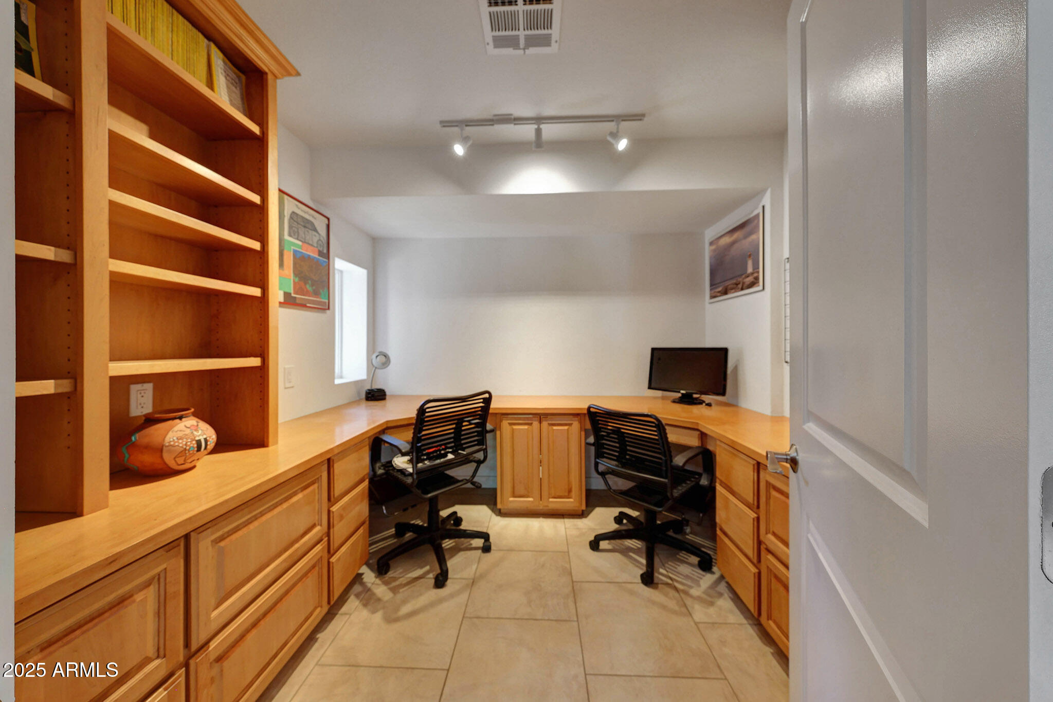 2146 E Pasadena Avenue