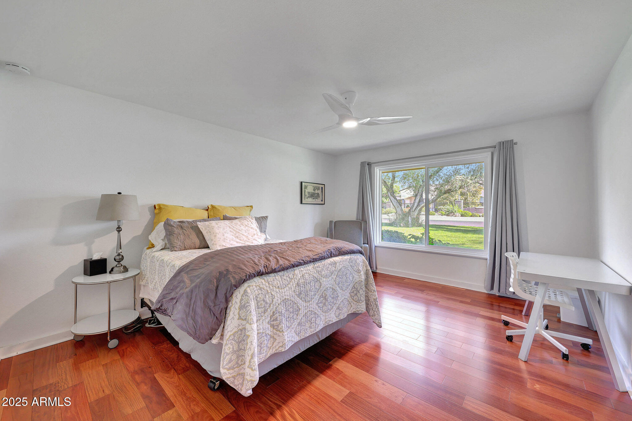 2146 E Pasadena Avenue