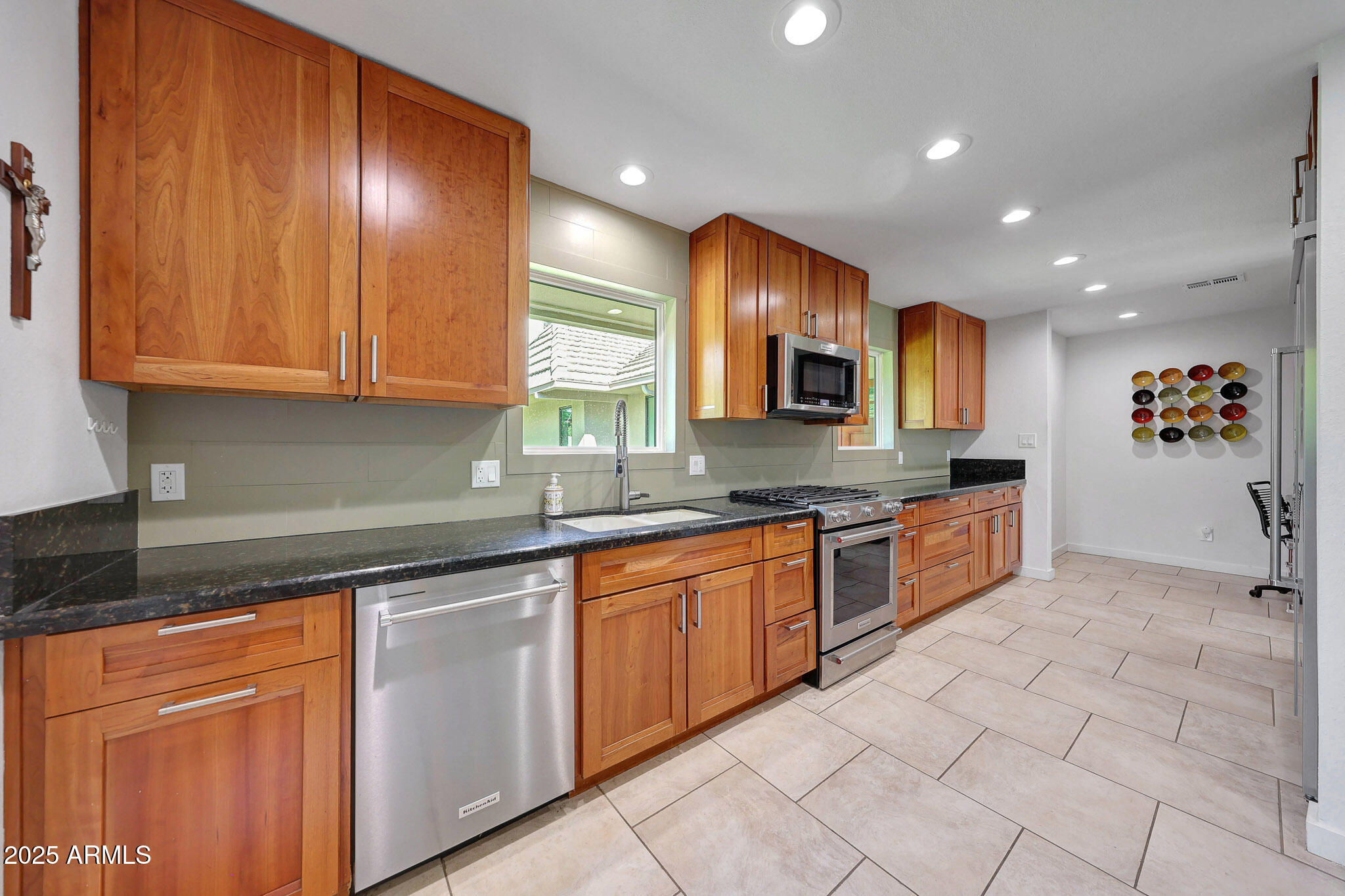 2146 E Pasadena Avenue