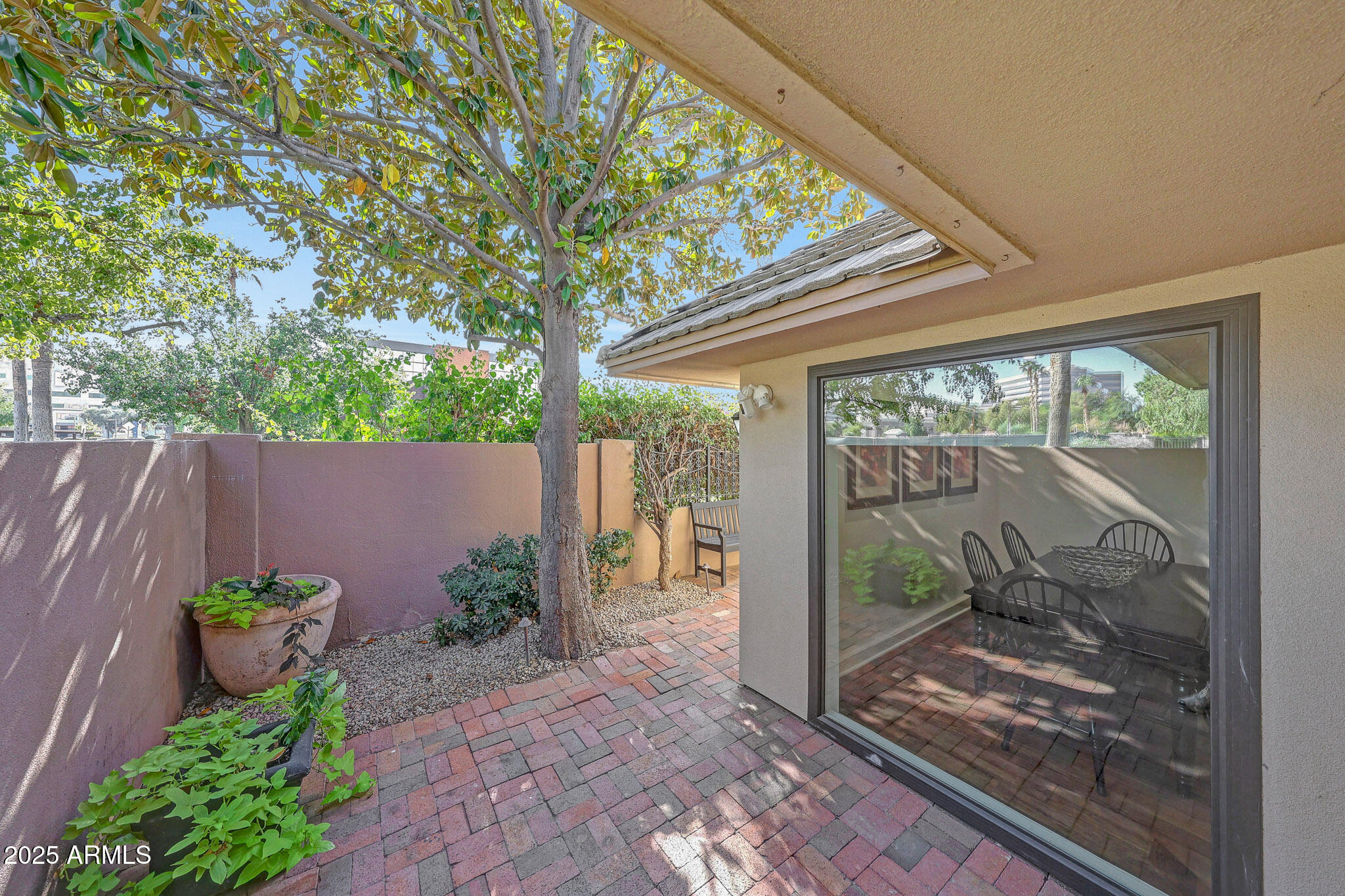 2146 E Pasadena Avenue