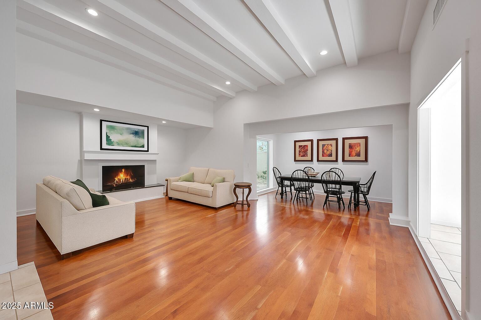 2146 E Pasadena Avenue