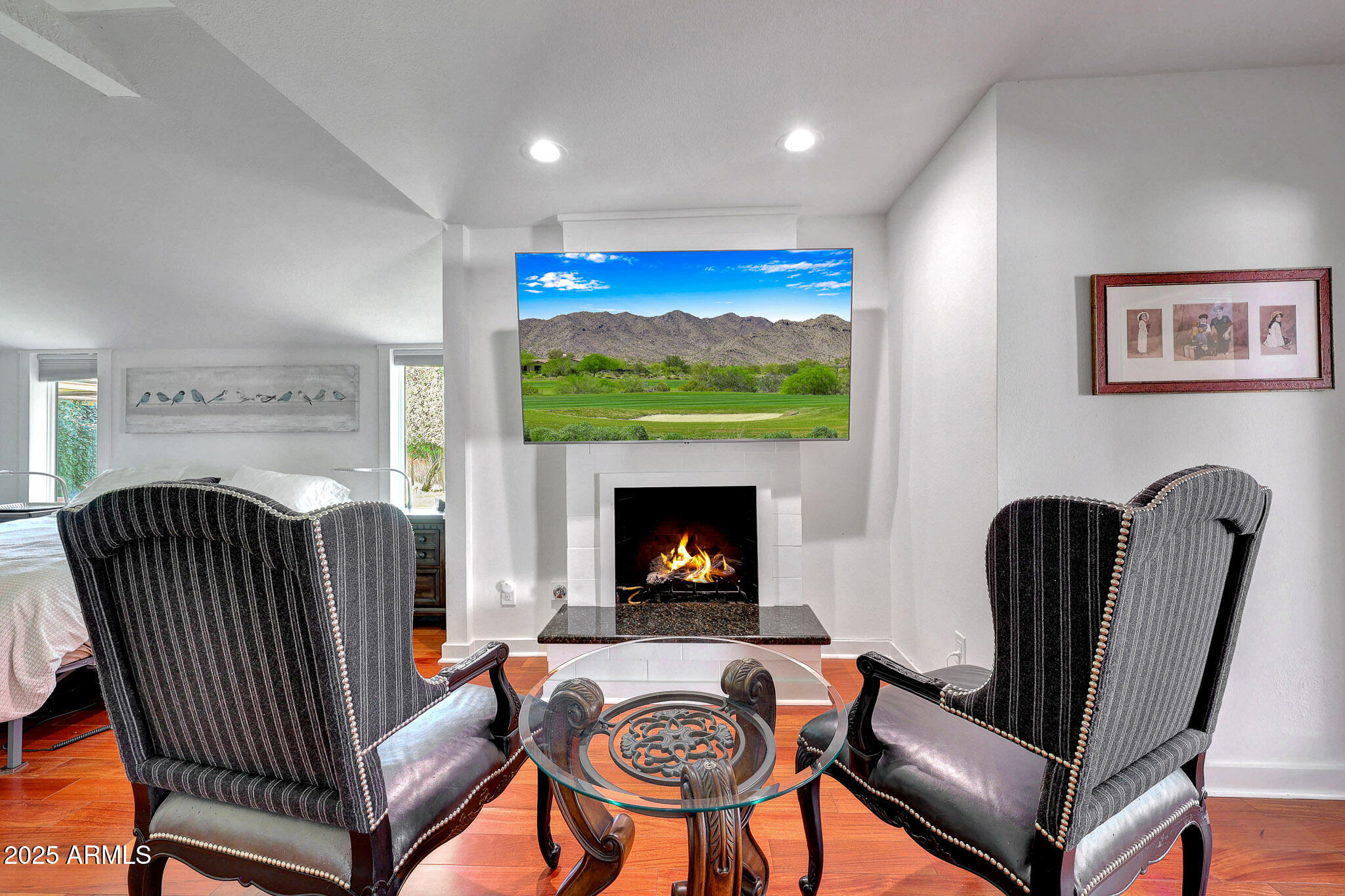 2146 E Pasadena Avenue