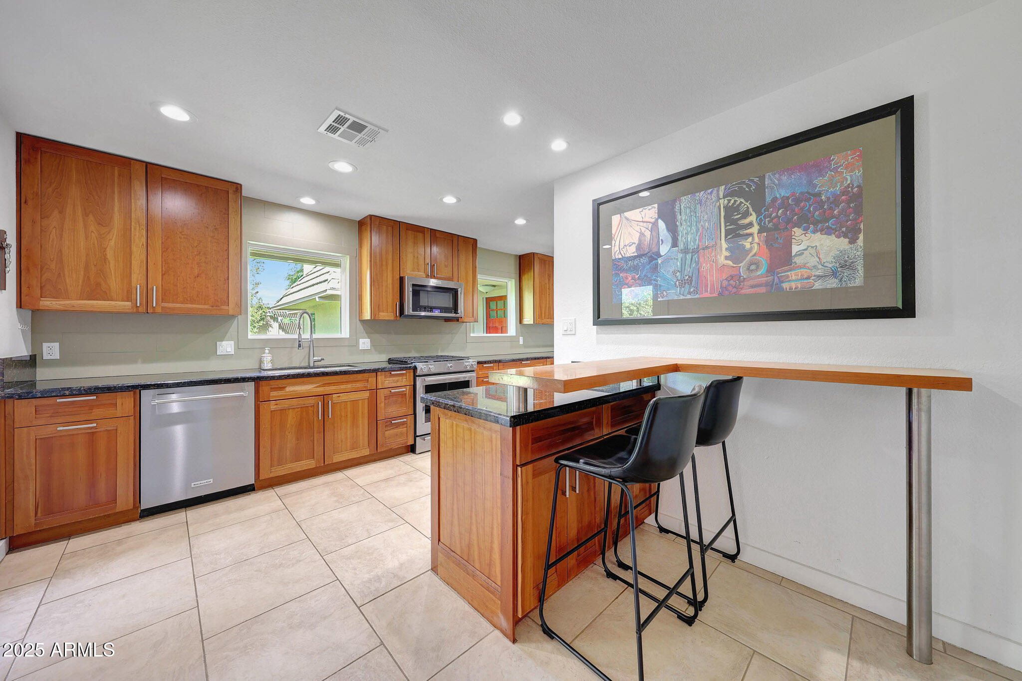 2146 E Pasadena Avenue