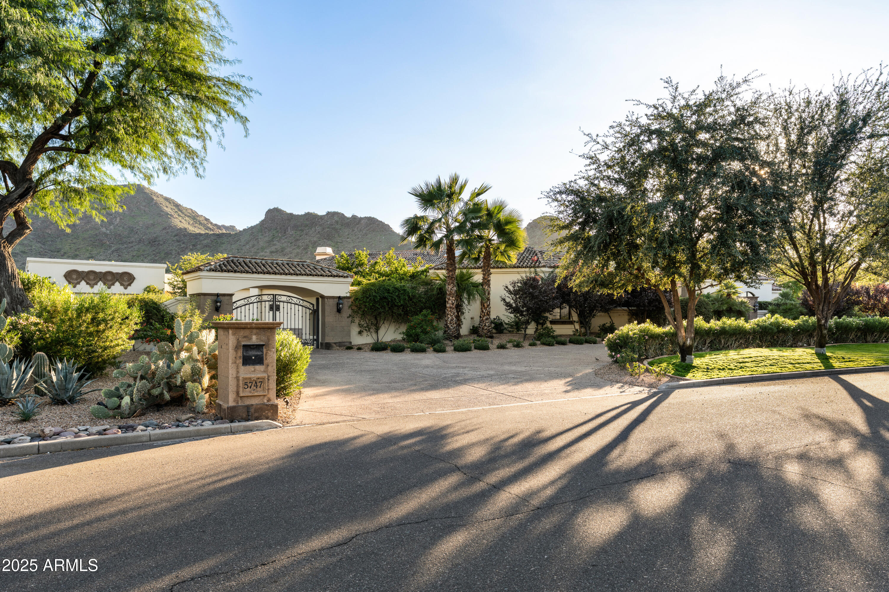 5747 E CABALLO Drive